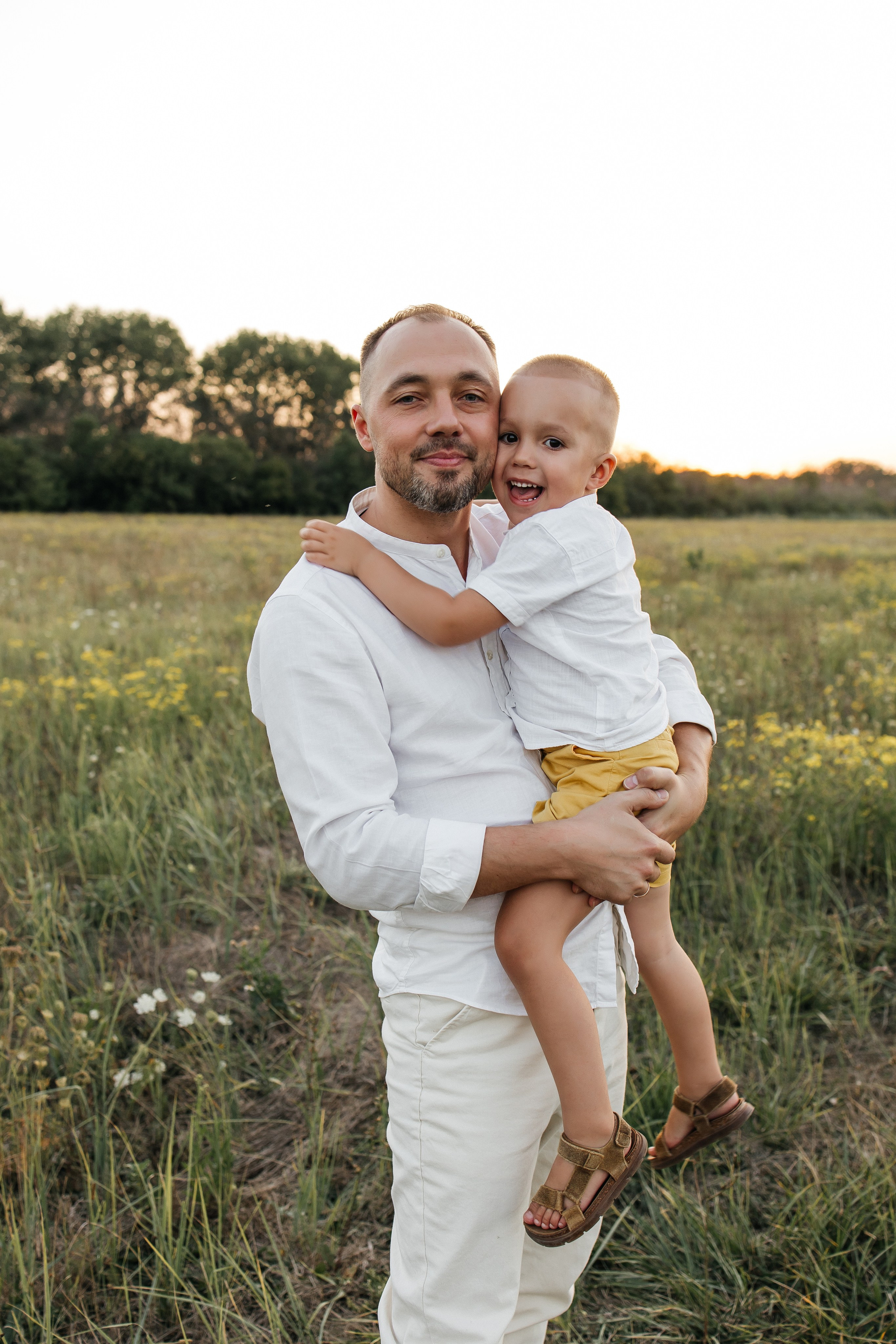 Фотосессия в поле. Семейный фотограф Клименко Дарья в станице Ленинградская