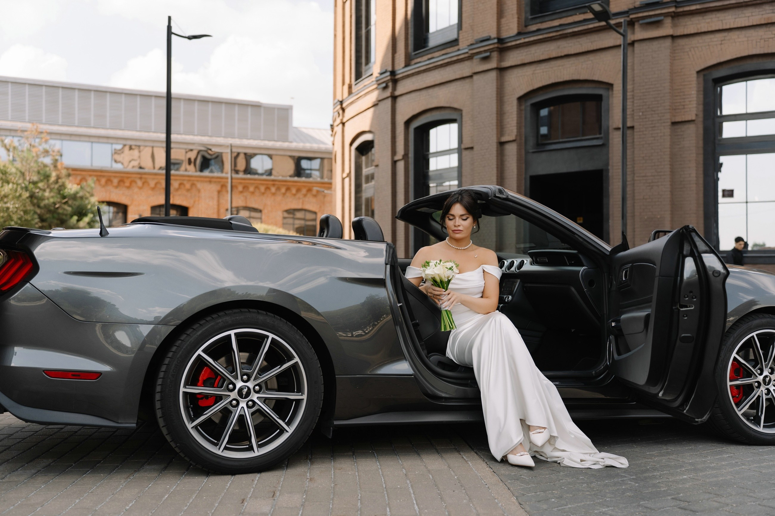 Свадебная фотосессия с кабриолетом. Свадебный и семейный фотограф в Москве Светлана Зоткина