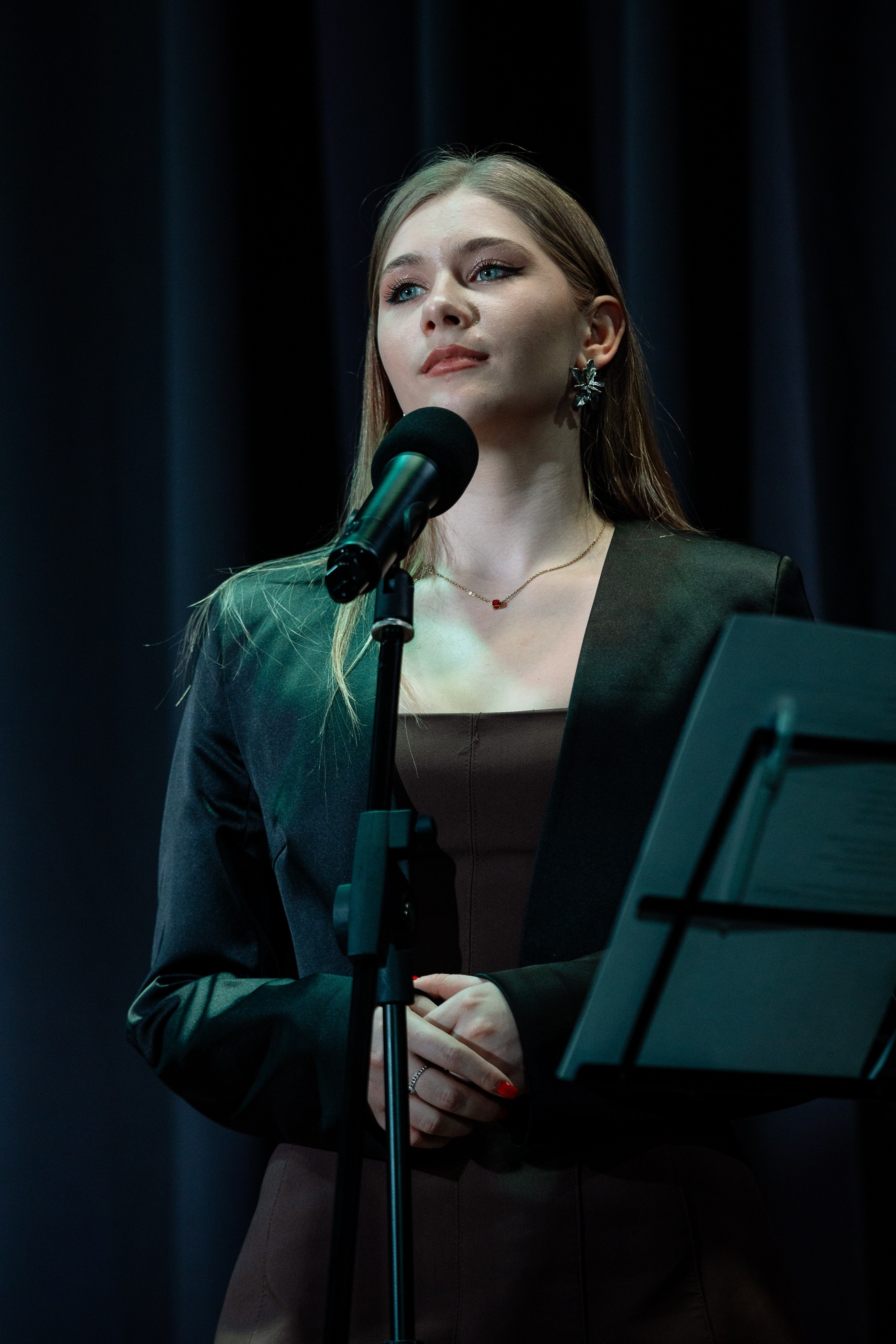 Поэтический вечер с Игорем Бушмелевым и Никой Станиславчик. Фотограф Юлия Мальцева