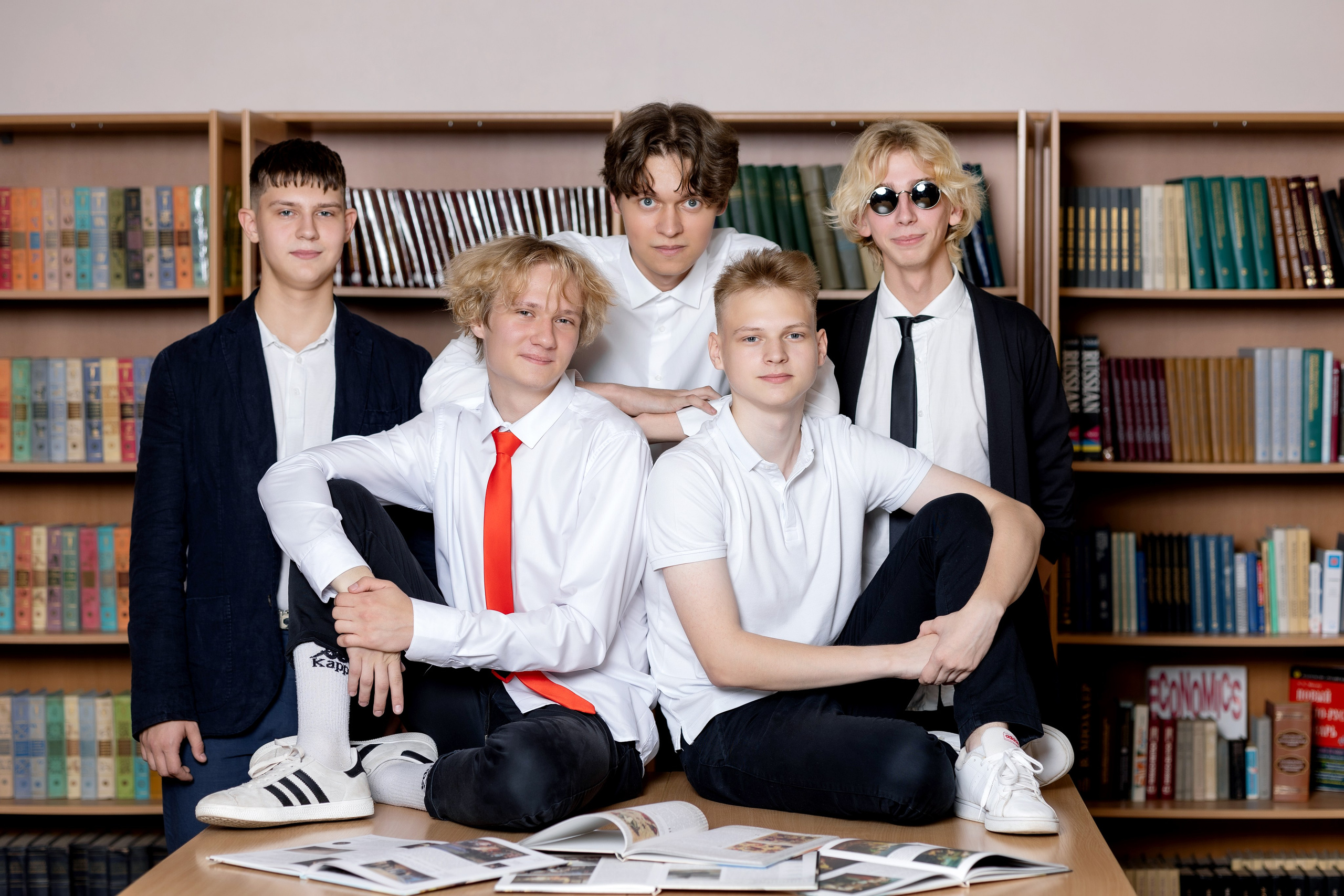 Гимназия Новоскул. Выпускные альбомы. Школьный и семейный фотограф Виктория Игнатьева