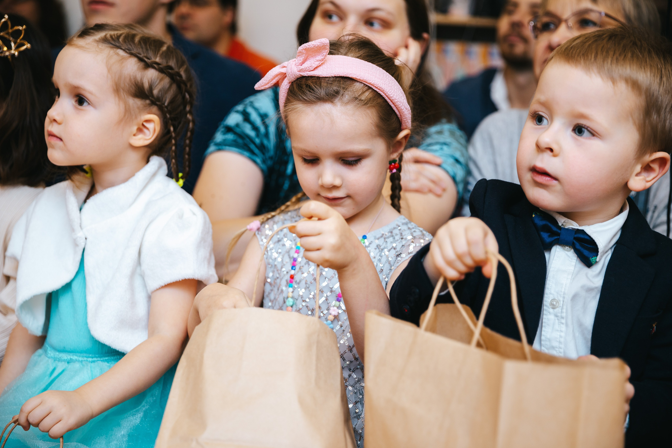 Новогодний утренник в Монтессори-садике. Семейный lifestyle фотограф в Санкт-Петербурге Людмила Пахомова
