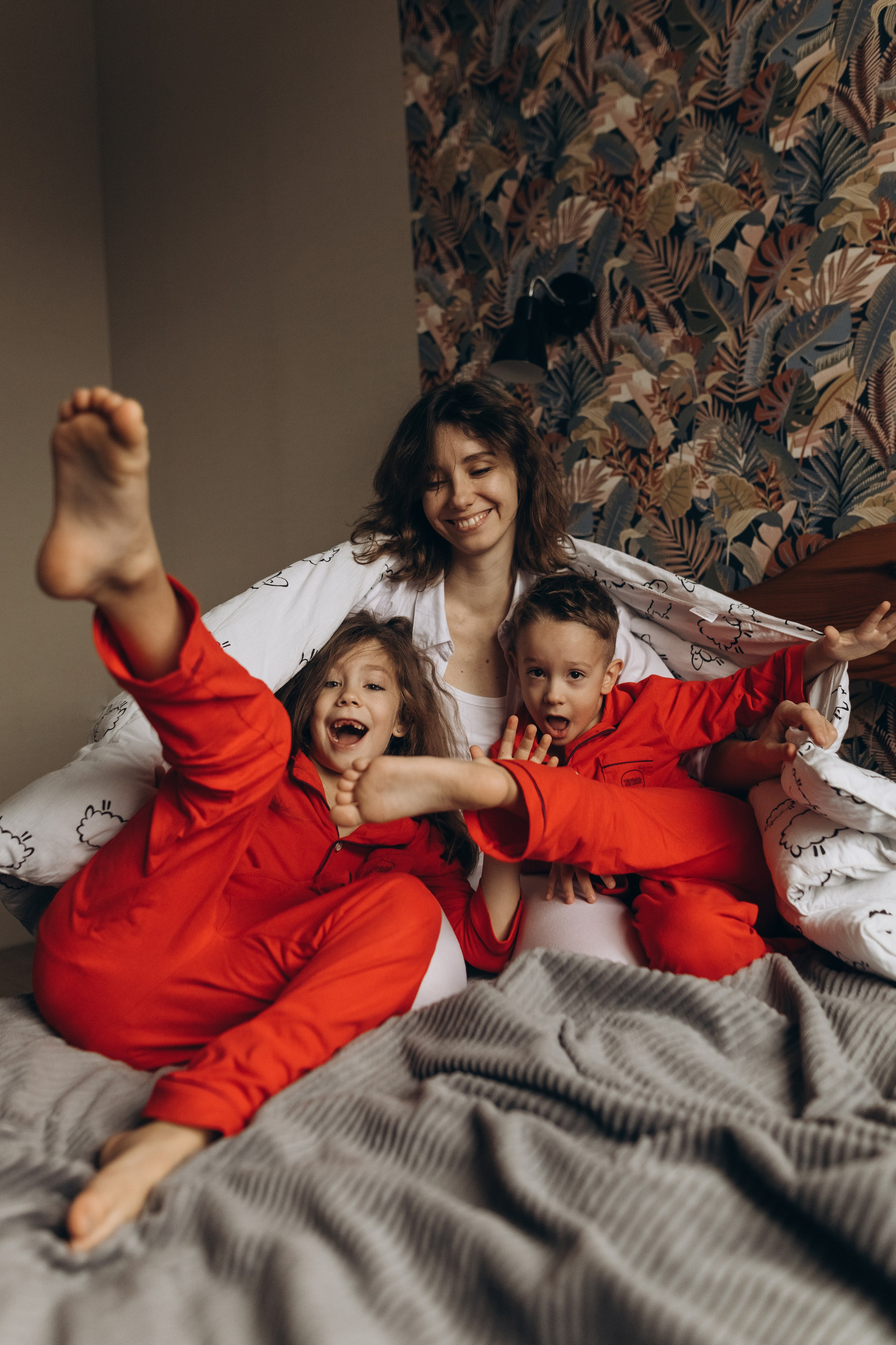 Ксюша, Даша, Миша. Фотограф Людмила Оюн