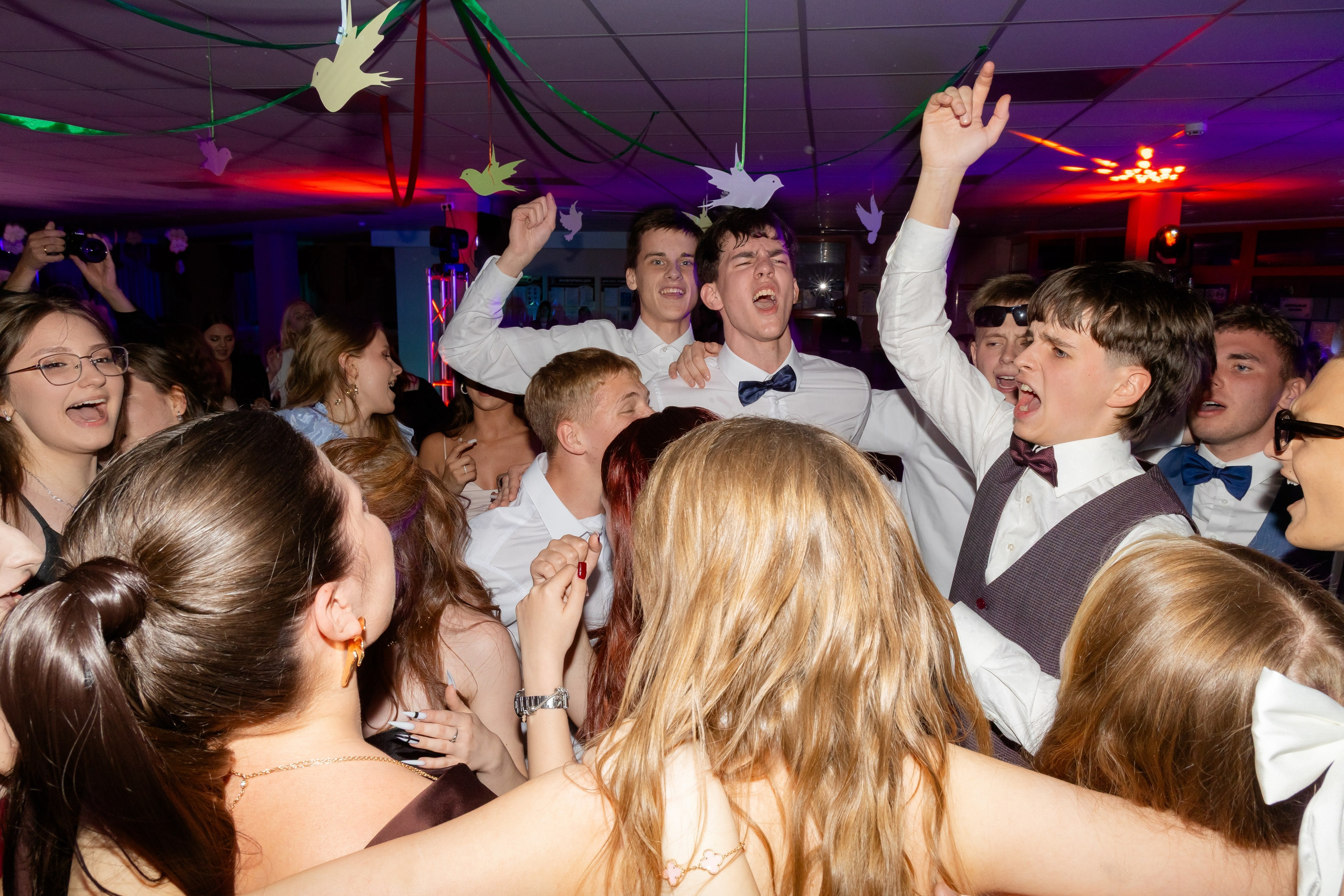 Школьный выпускной 2025 год в Минске, Беларуси. Свадебный фотограф в Минске/Беларуси Сергей Спиридонов