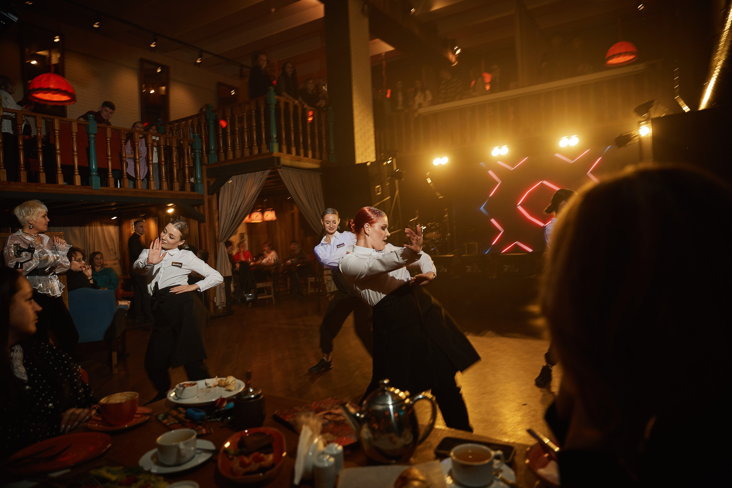 Арт-вечеринка 2026. Фотограф и видеограф в Кургане Леонид Корнильев