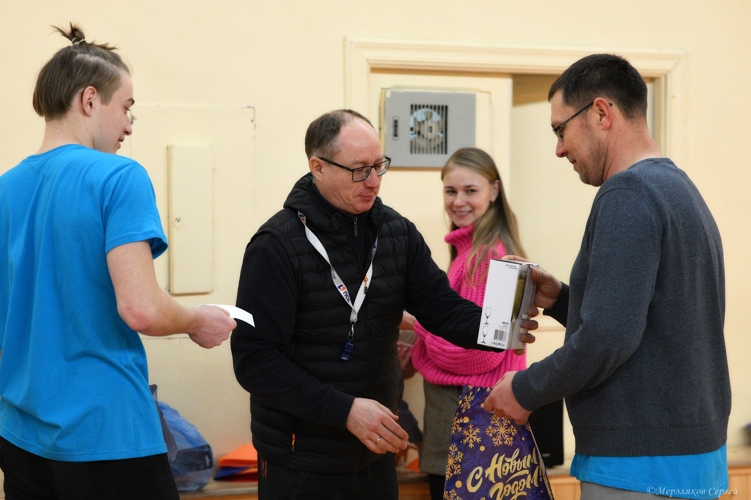 Новогодний турнир по волейболу. Ижевск. 15.12.2023. Спортивный репортажный фотограф в Ижевске Сергей Мерзляков