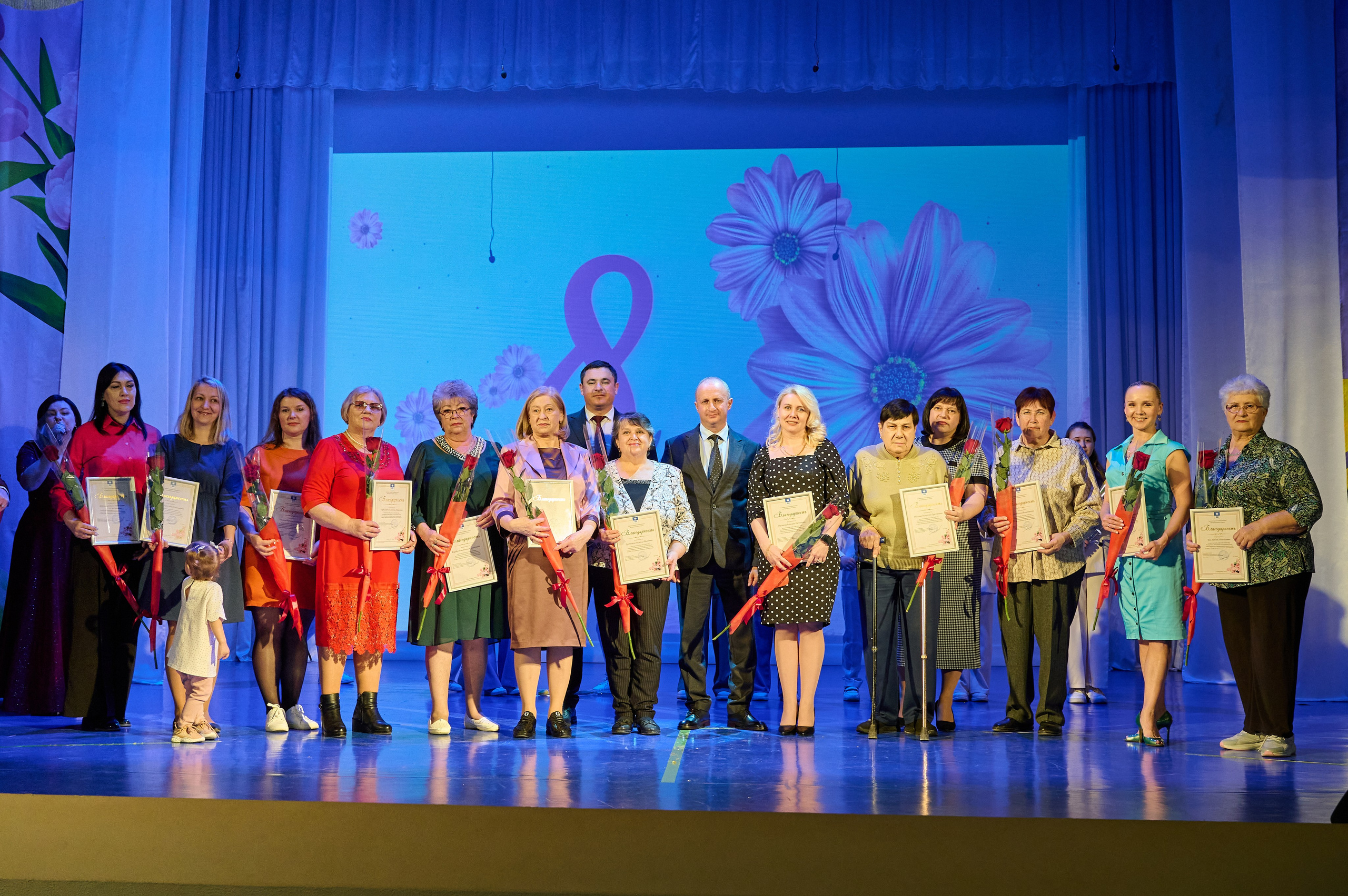 8 марта в Марьиной роще. Жизнь курорта Кабардинка в фотографиях