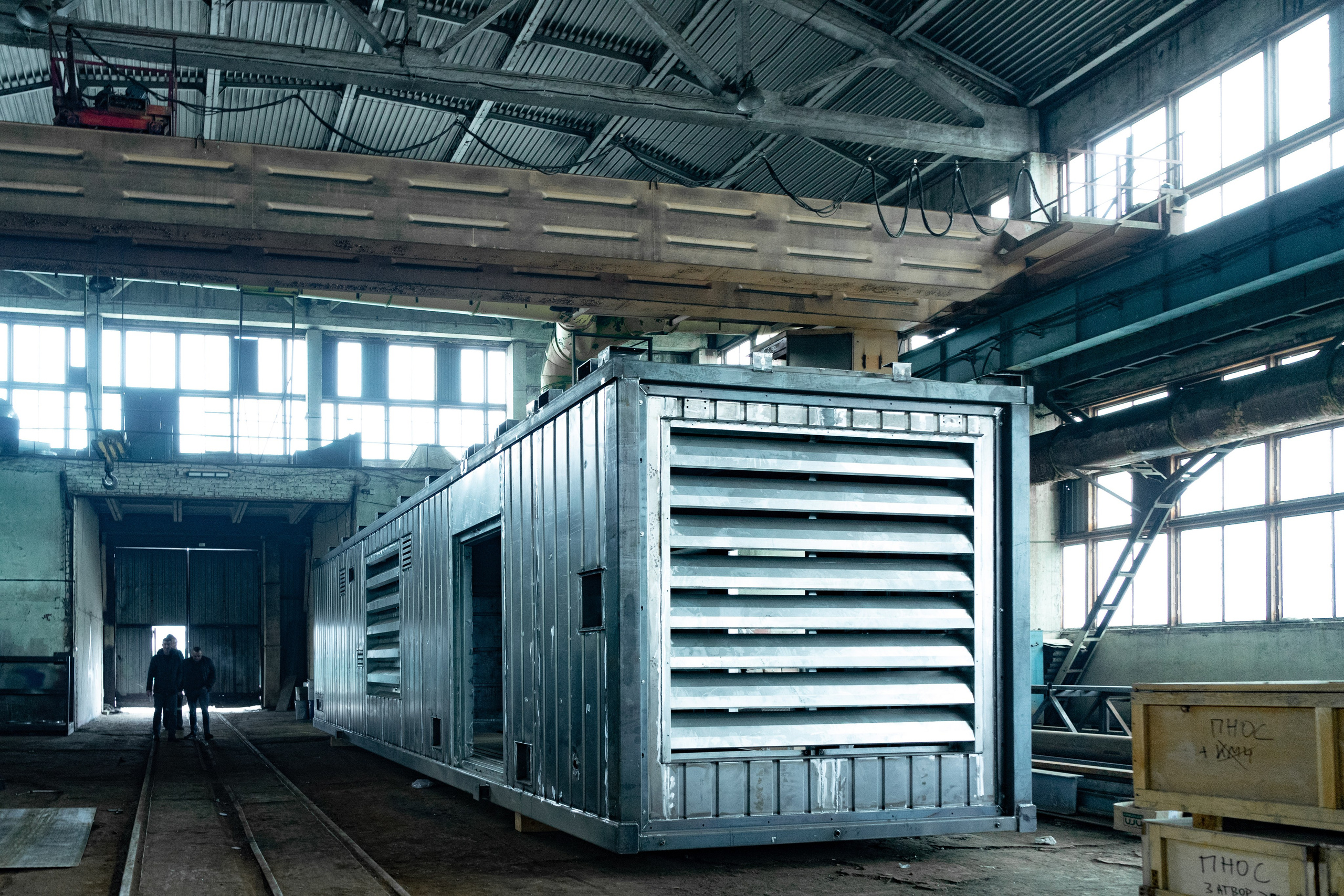 Рабочие цеха компании ПВК. Коммерческий Фотограф Виктор Фоменых