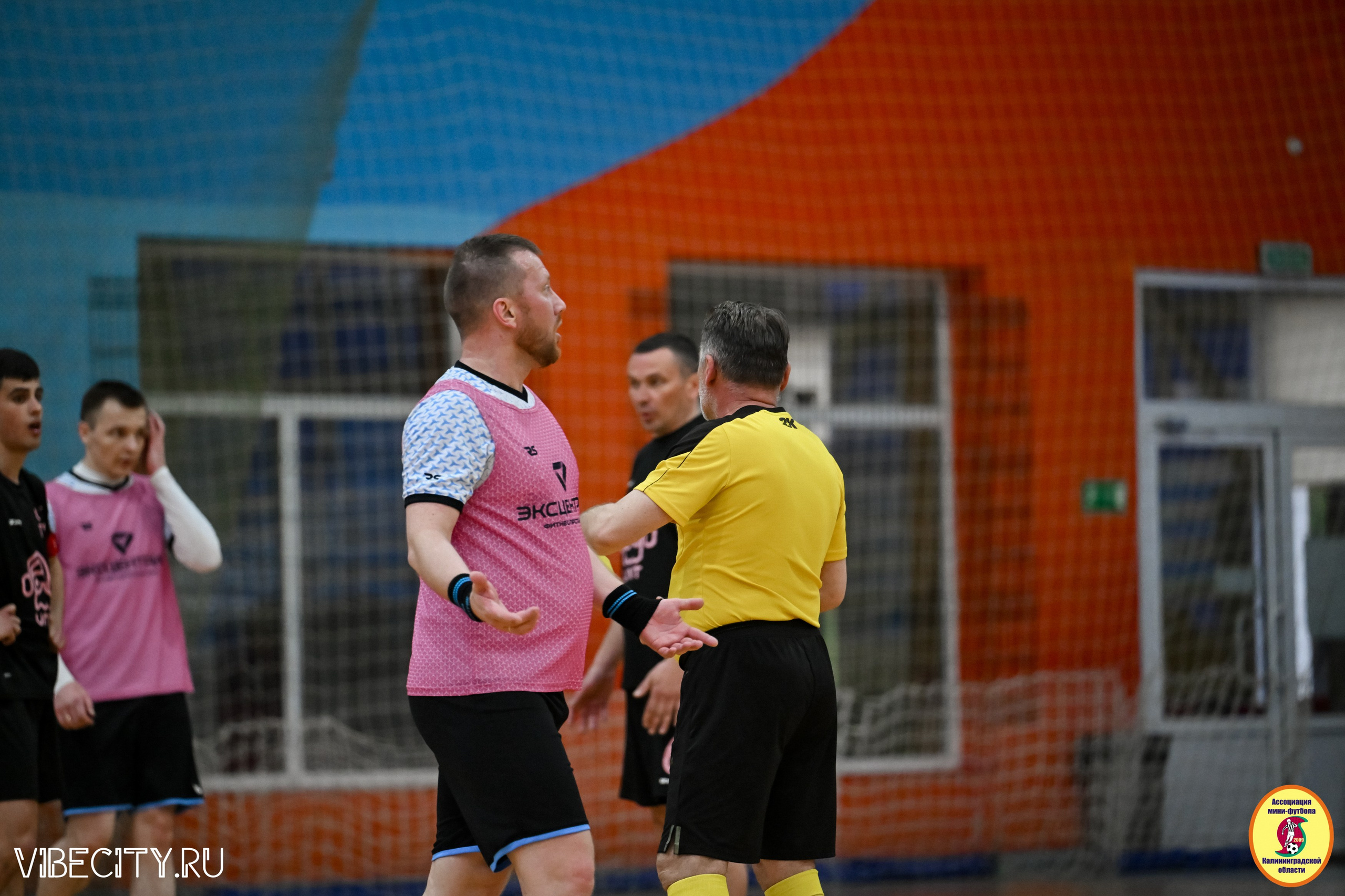 8 тур Корпоративной Бизнес-Лиги по футзалу. VIBECITY.RU Вайб Сити Ру Фоторепортажи Фотоотчеты Калининград