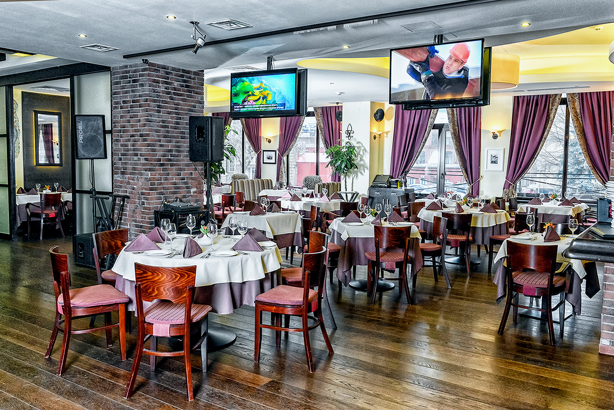 Интерьер ресторан Serafina. Свадебный фотограф Олег Шатохин  Москва и Московской область