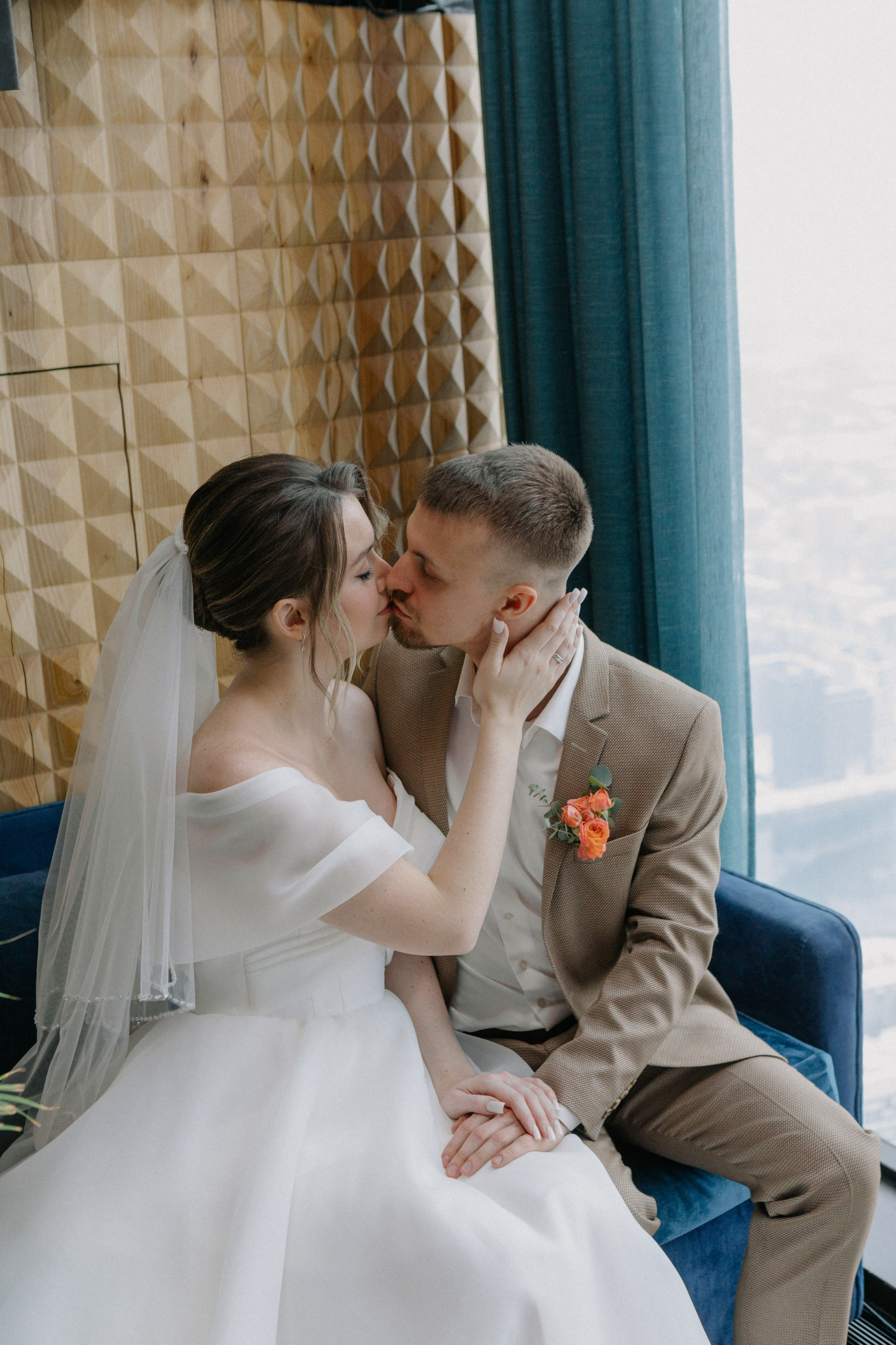 Ксюша и Илья. Утро в отеле роспись в Birds. Свадебный и портретный фотограф в Москве Анастасия Масюк