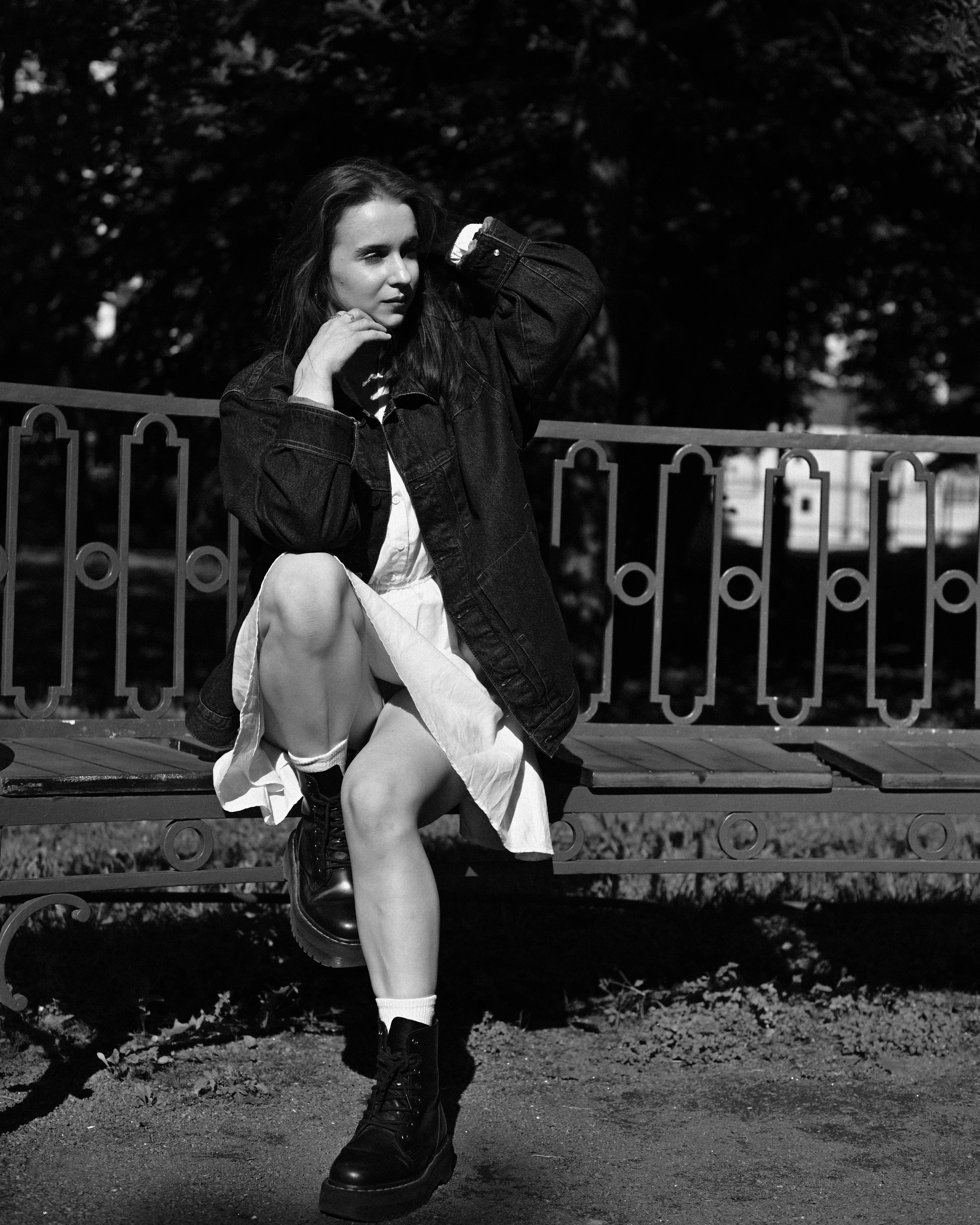 Саша. Женский фотограф. Создатель украшений ручной работы. Модель