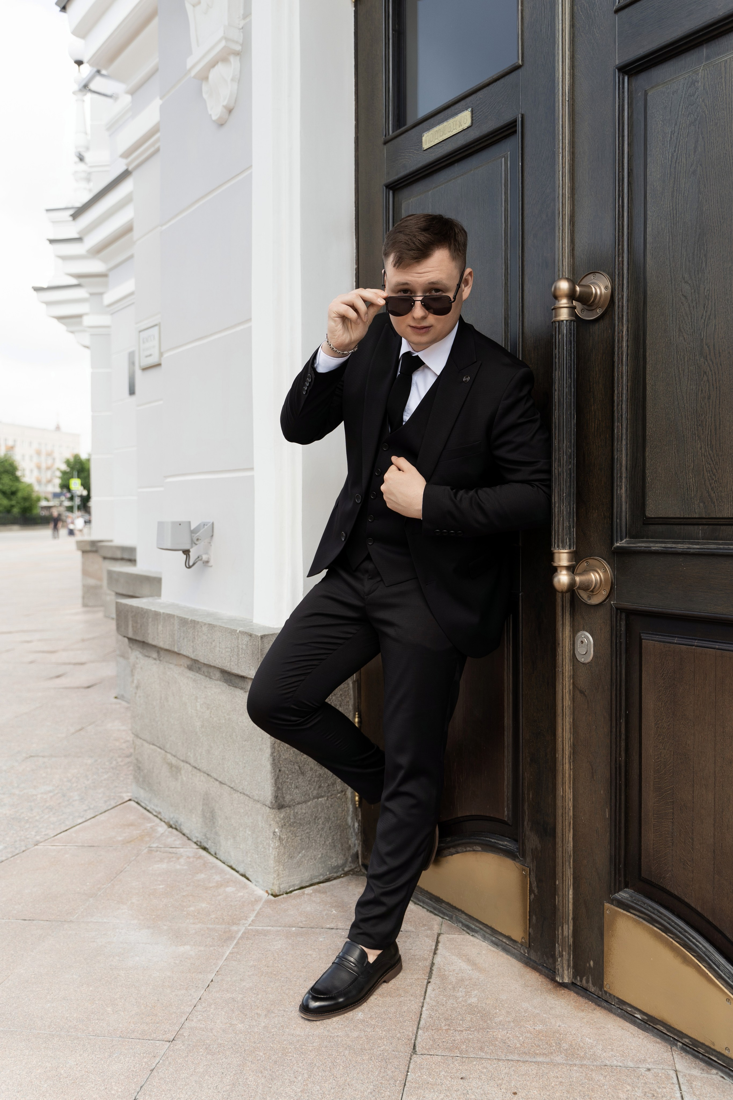 Свадебная фотосессия в Екатеринбурге, фотосессия у Оперного театра, сборы в отеле. Фотограф Татьяна Мамонтова