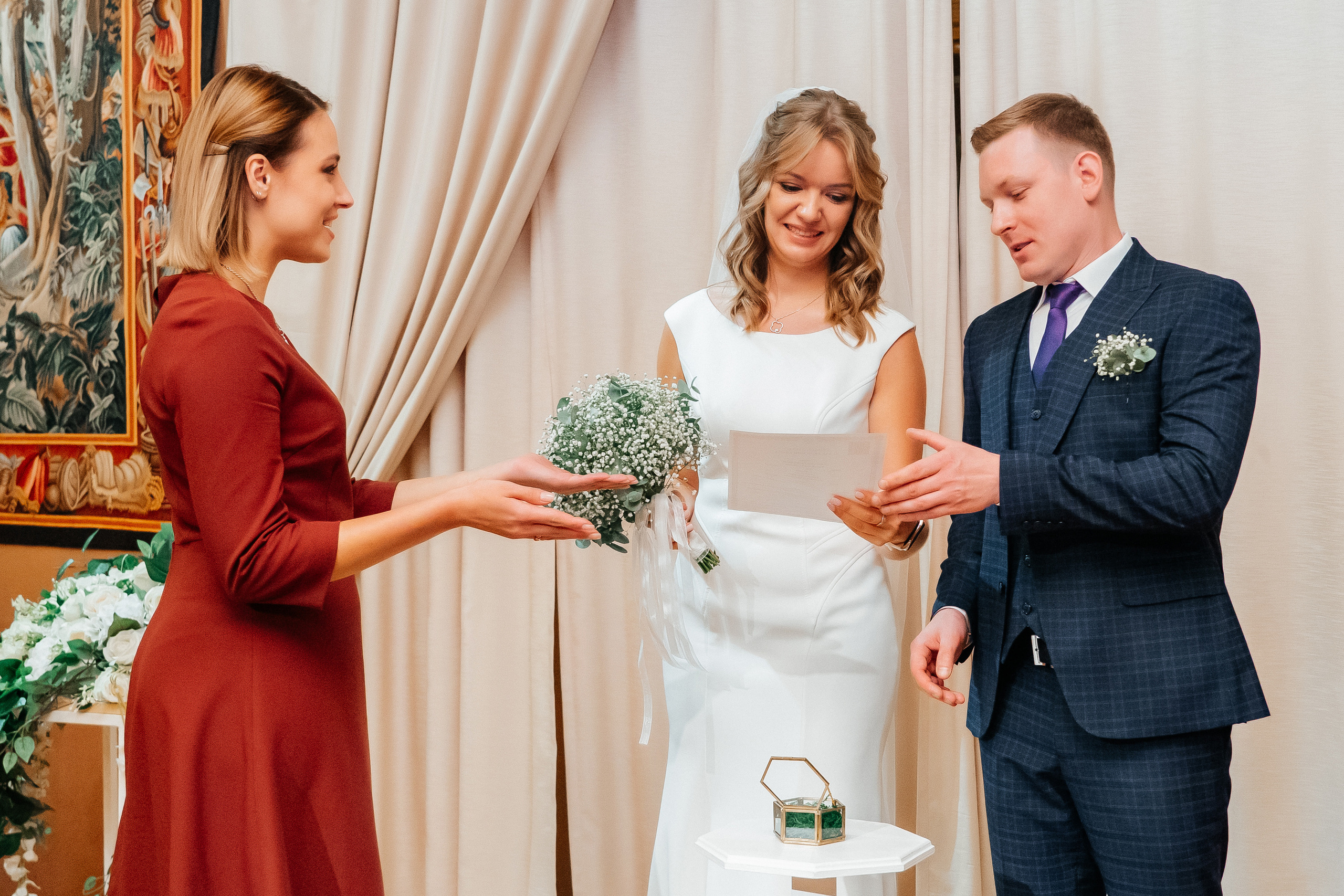 Свадебная фотосессия на крыше Москва-сити. Свадебный и репортажный фотограф-видеограф Москва и Московская область