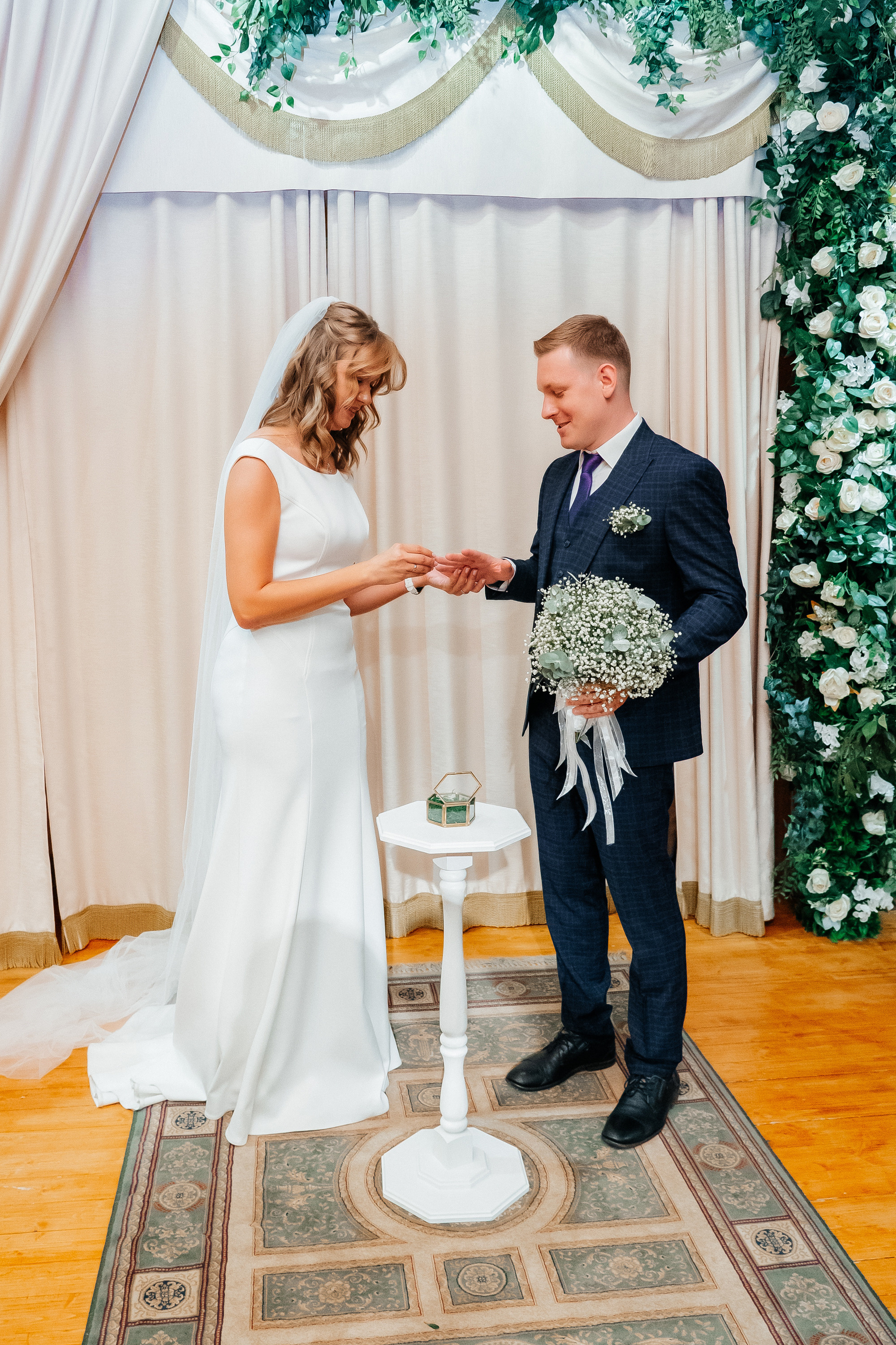 Свадебная фотосессия на крыше Москва-сити. Свадебный и репортажный фотограф-видеограф Москва и Московская область