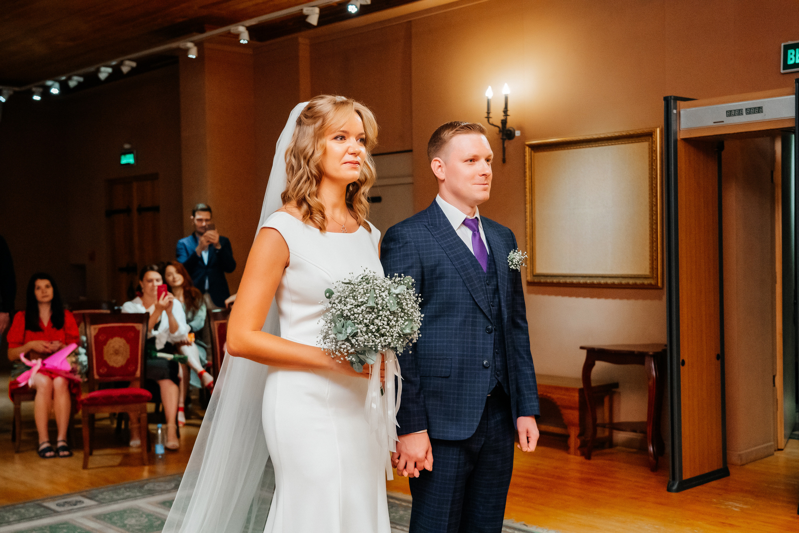 Свадебная фотосессия на крыше Москва-сити. Свадебный и репортажный фотограф-видеограф Москва и Московская область