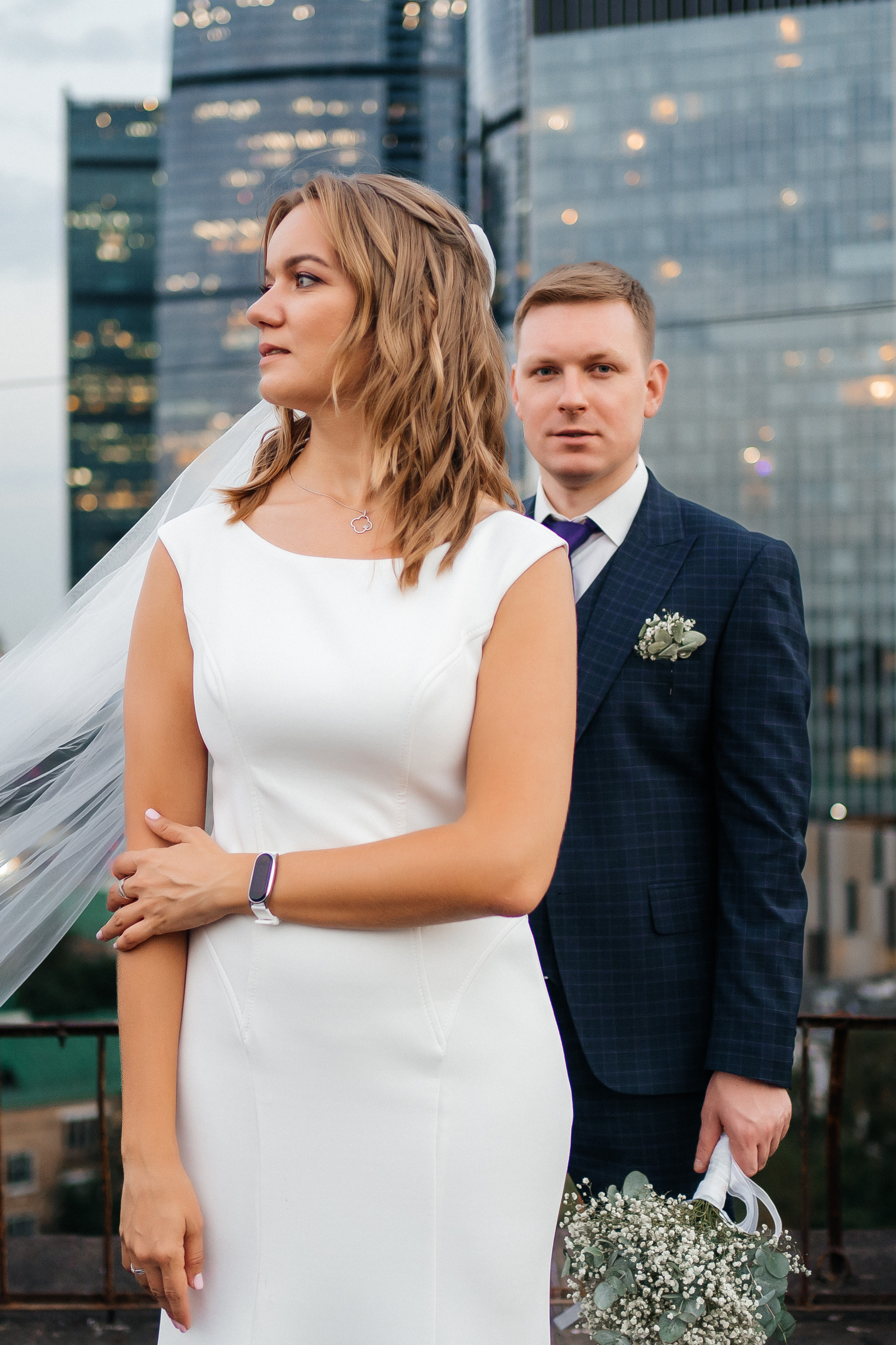 Свадебная фотосессия на крыше Москва-сити. Свадебный и репортажный фотограф-видеограф Москва и Московская область