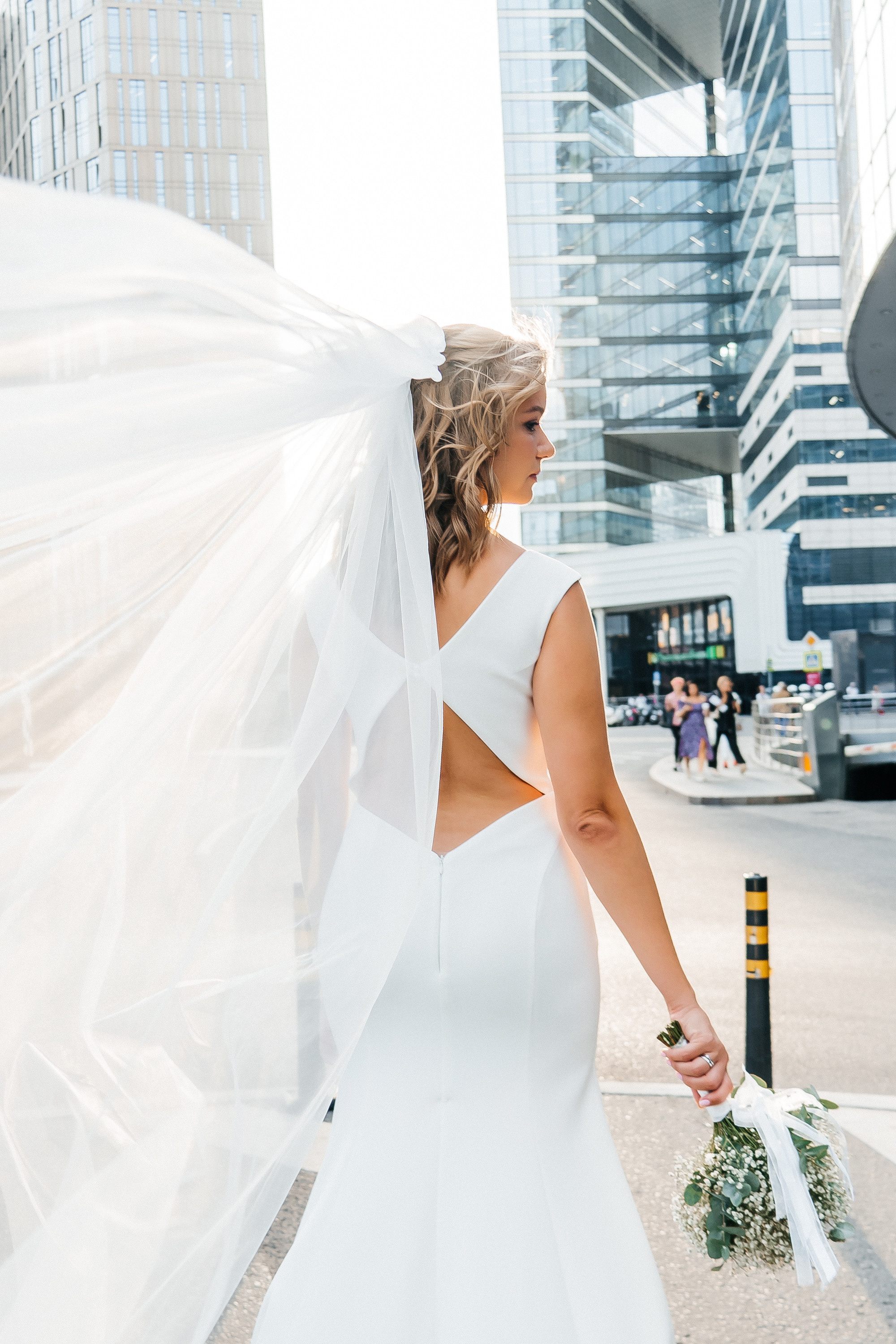 Свадебная фотосессия на крыше Москва-сити. Свадебный и репортажный фотограф-видеограф Москва и Московская область