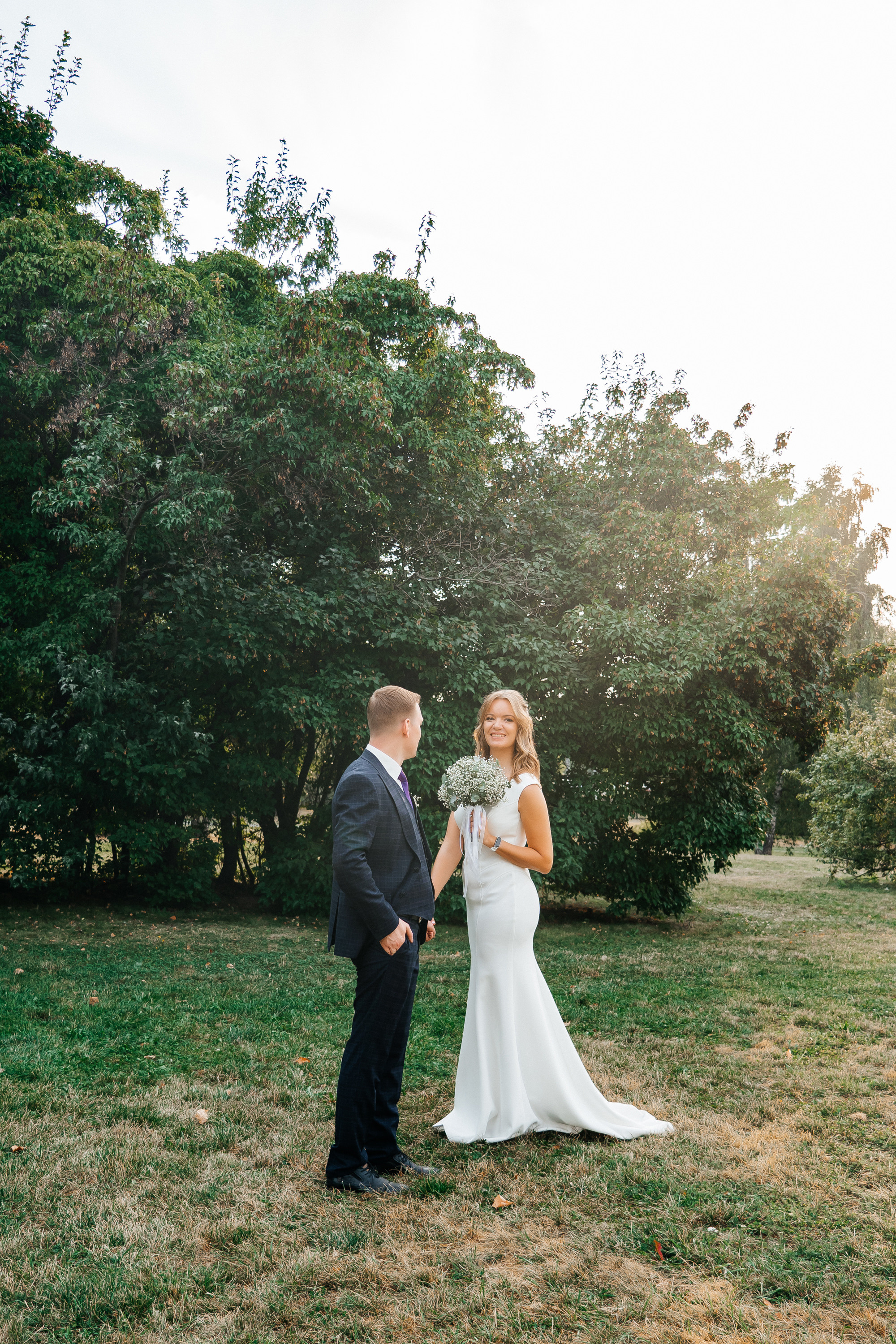 Свадебная фотосессия на крыше Москва-сити. Свадебный и репортажный фотограф-видеограф Москва и Московская область