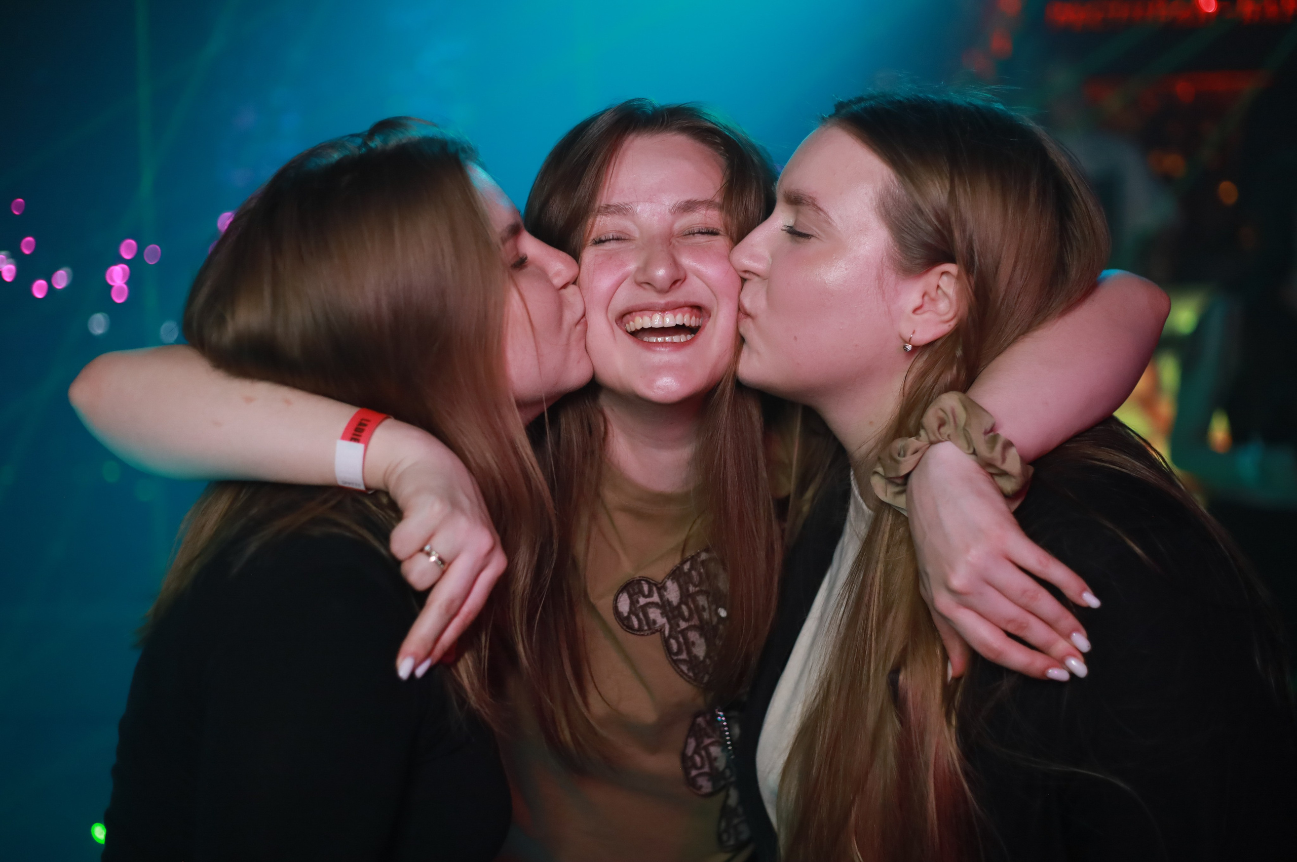 Клуб Резиденция лучшее. Контакты