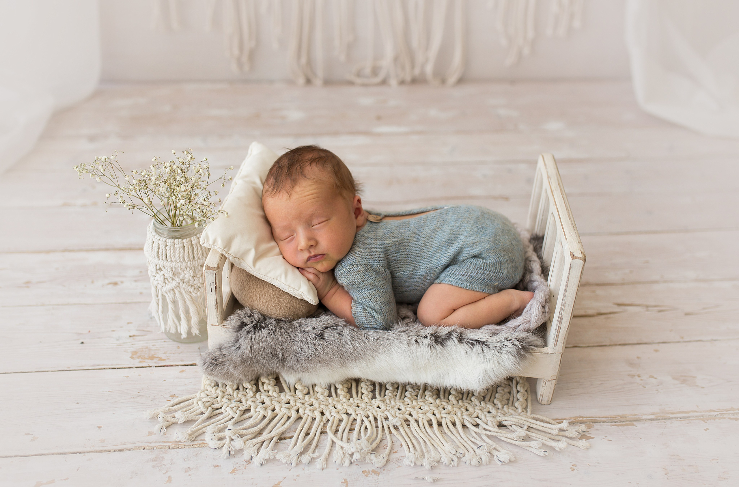 Фотосессия новорождённого. Фотограф новорождённых малышей и детский фотограф В Казани Лана Максим