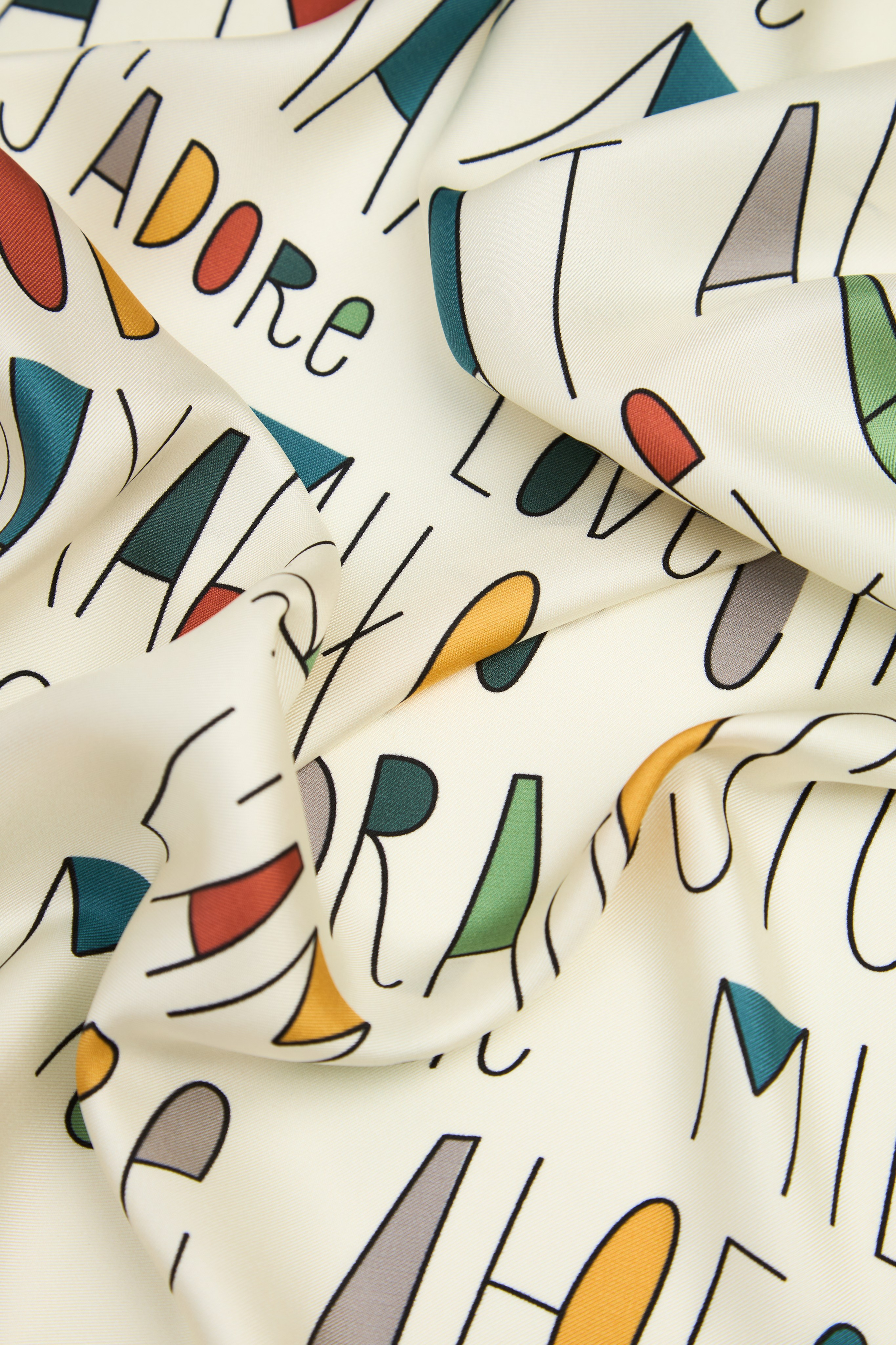 Головные уборы. Предметная фотосъемка в Алматы. Предметный фотограф для маркетплейстов Артур Ахмадиев