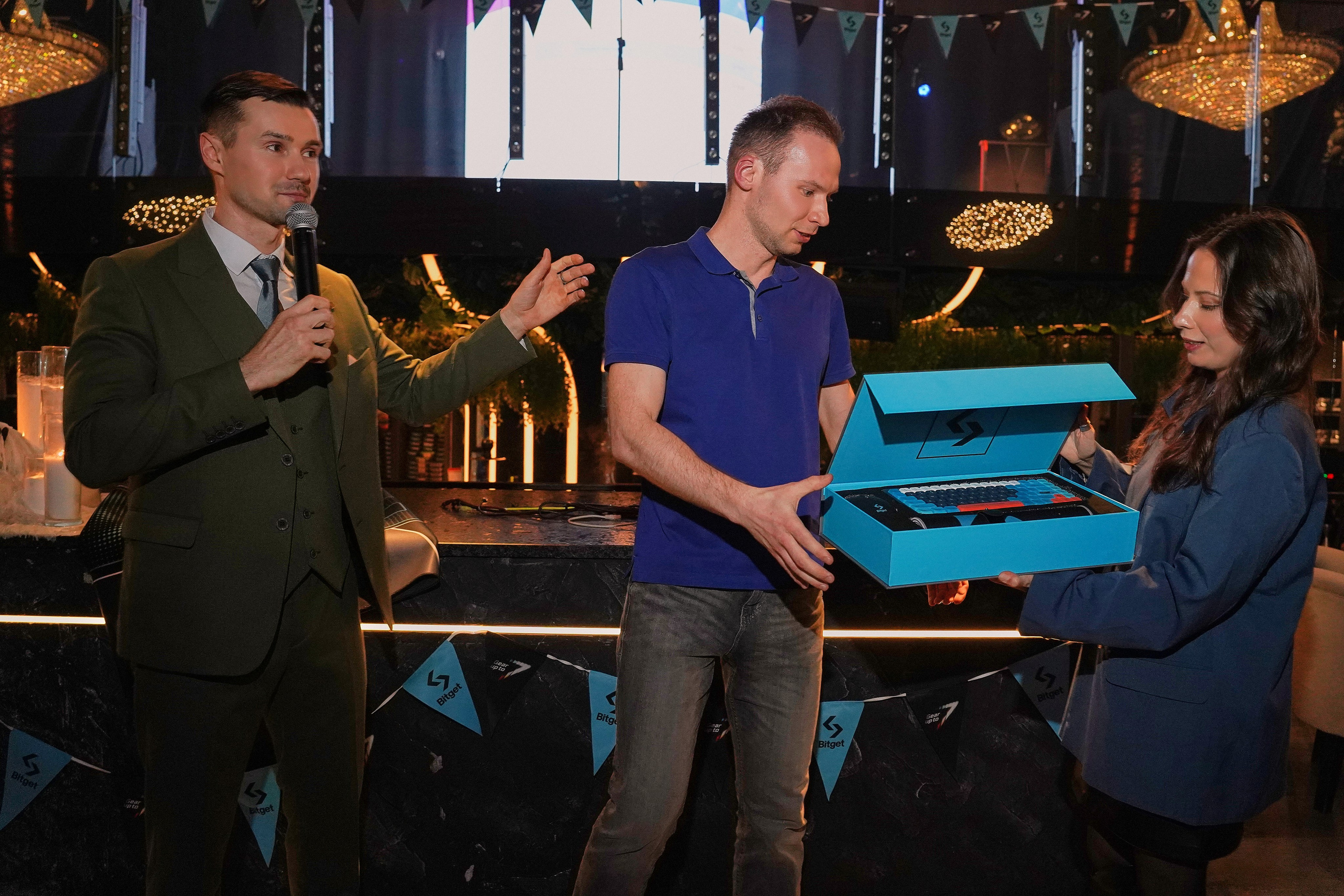 Bitget. Фотограф