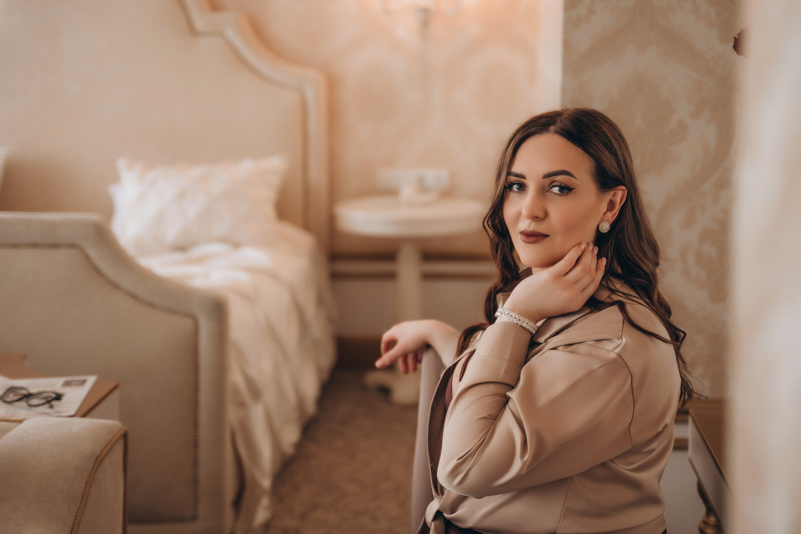 Анастасия фотосессия в отеле. Семейный фотограф в Белгороде Амелина Алина