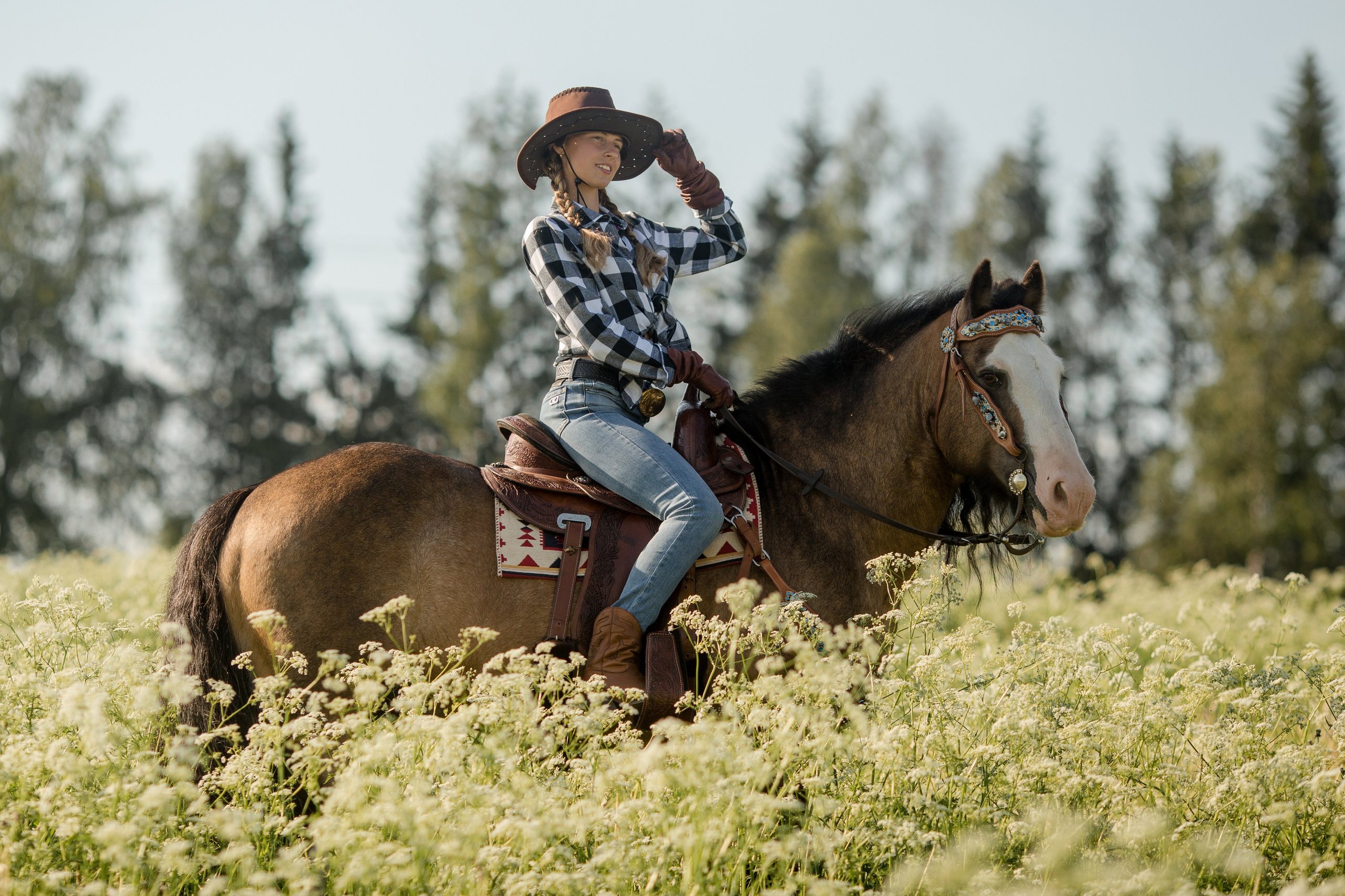 Фотосессия в стиле вестерн с лошадью