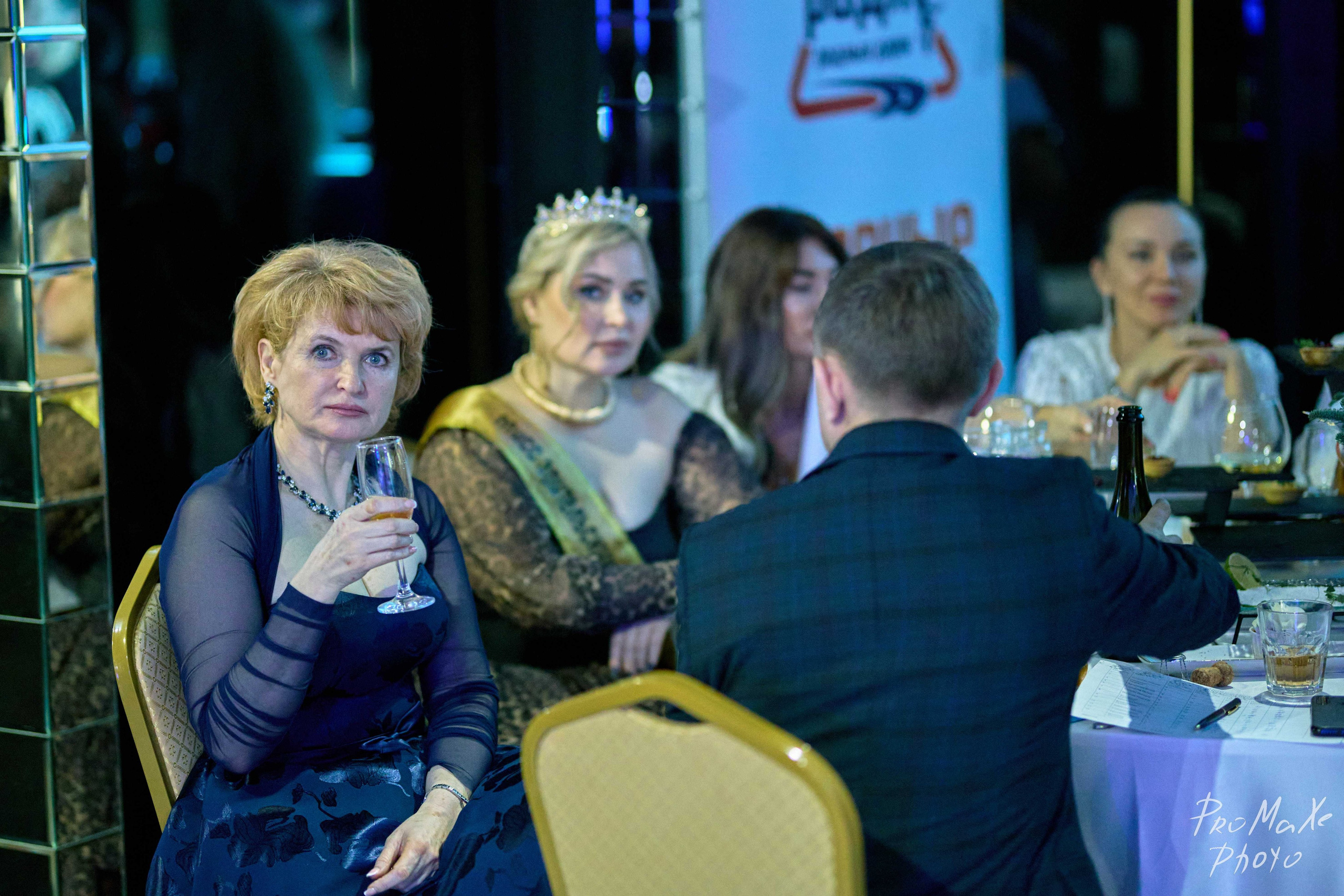 Зал КРАСА МАСС-МЕДИА ЧУВАШИИ. Владимир Суздалов (ProMaXe) — Портретный фотограф, тематические фотосессии в Чебоксарах