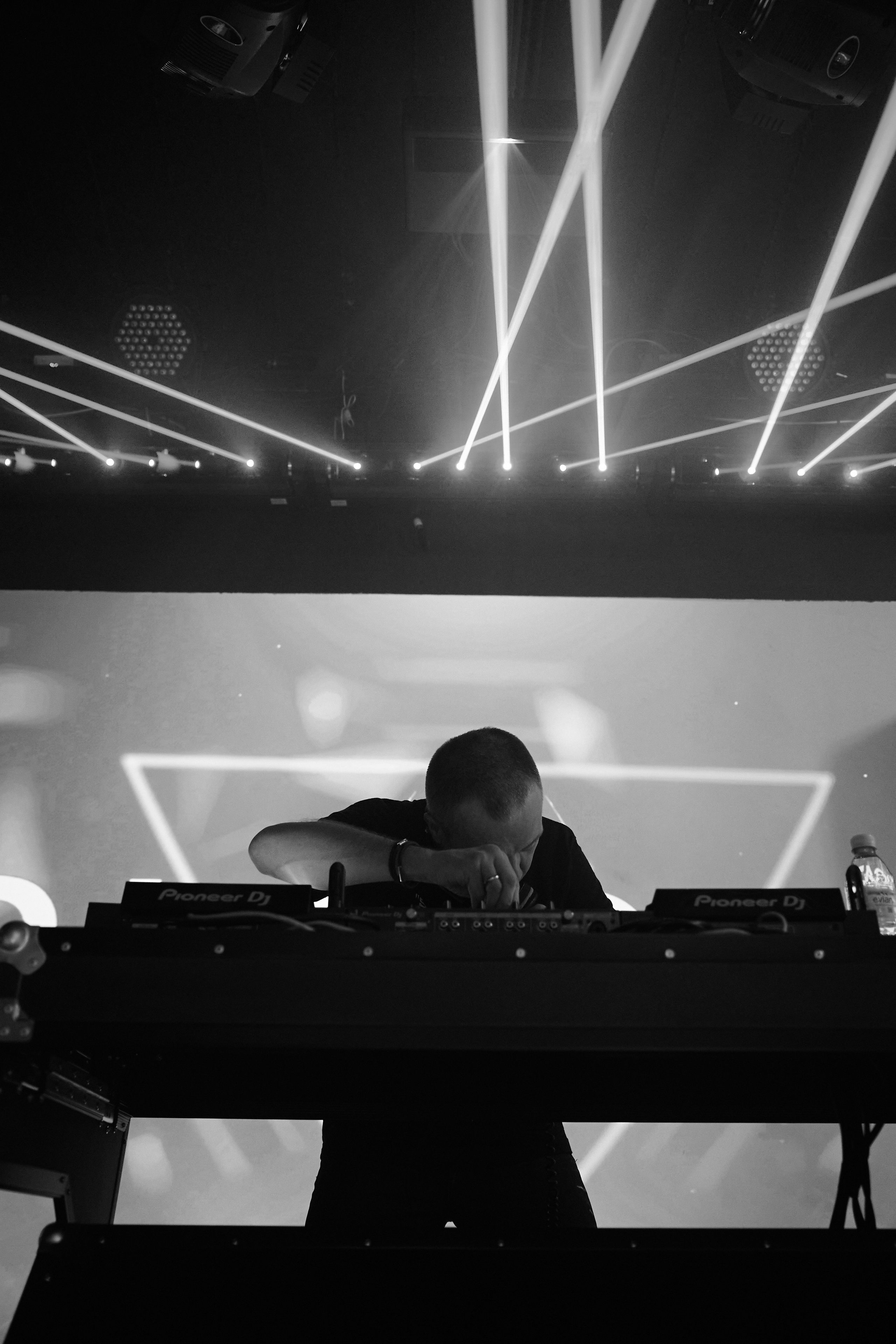 Выступление DJ GROOVE в Тюмени. Bullwarbar. Фотограф Денис Лесковский (Тюмень)