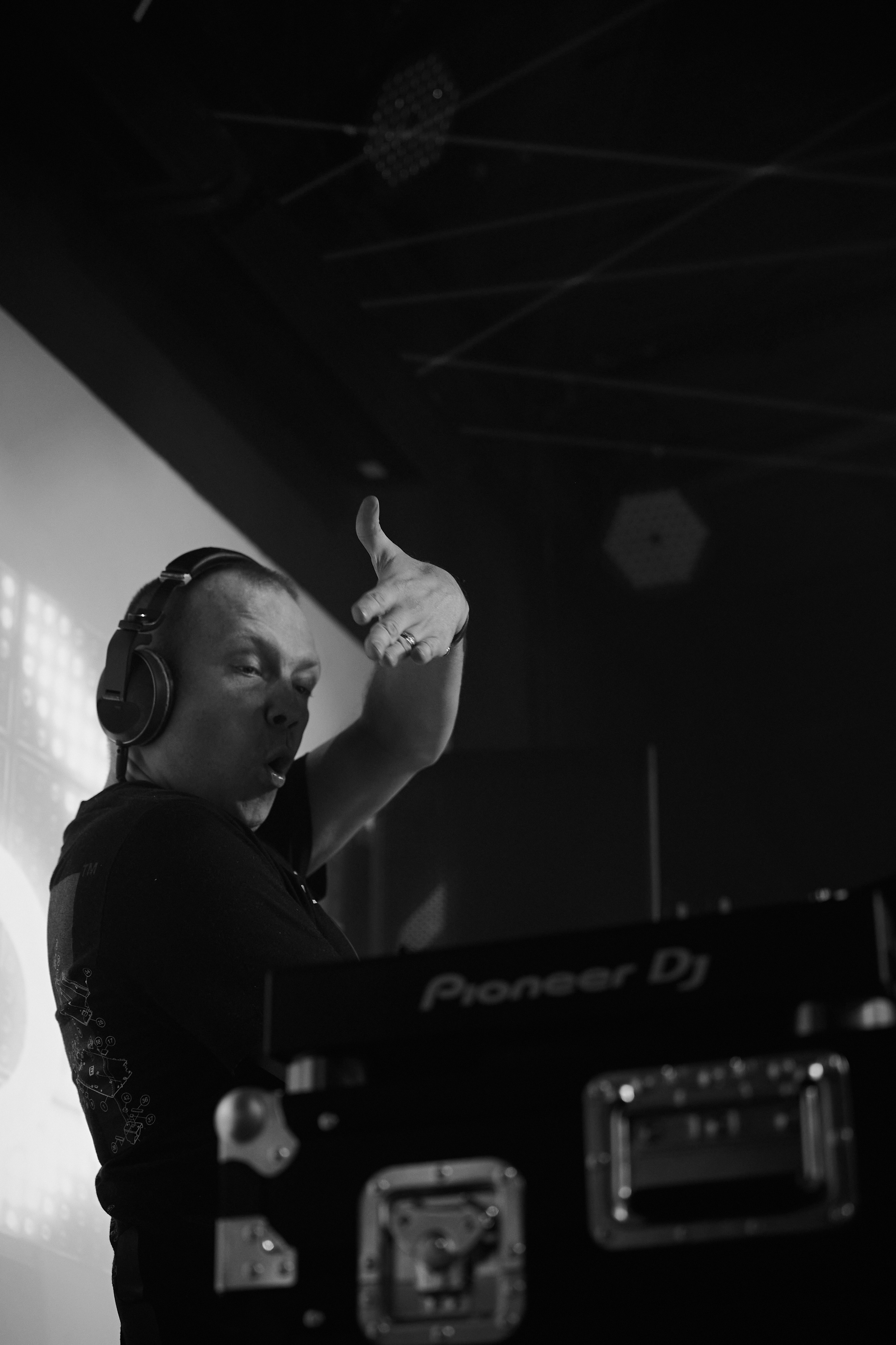 Выступление DJ GROOVE в Тюмени. Bullwarbar. Фотограф Денис Лесковский (Тюмень)