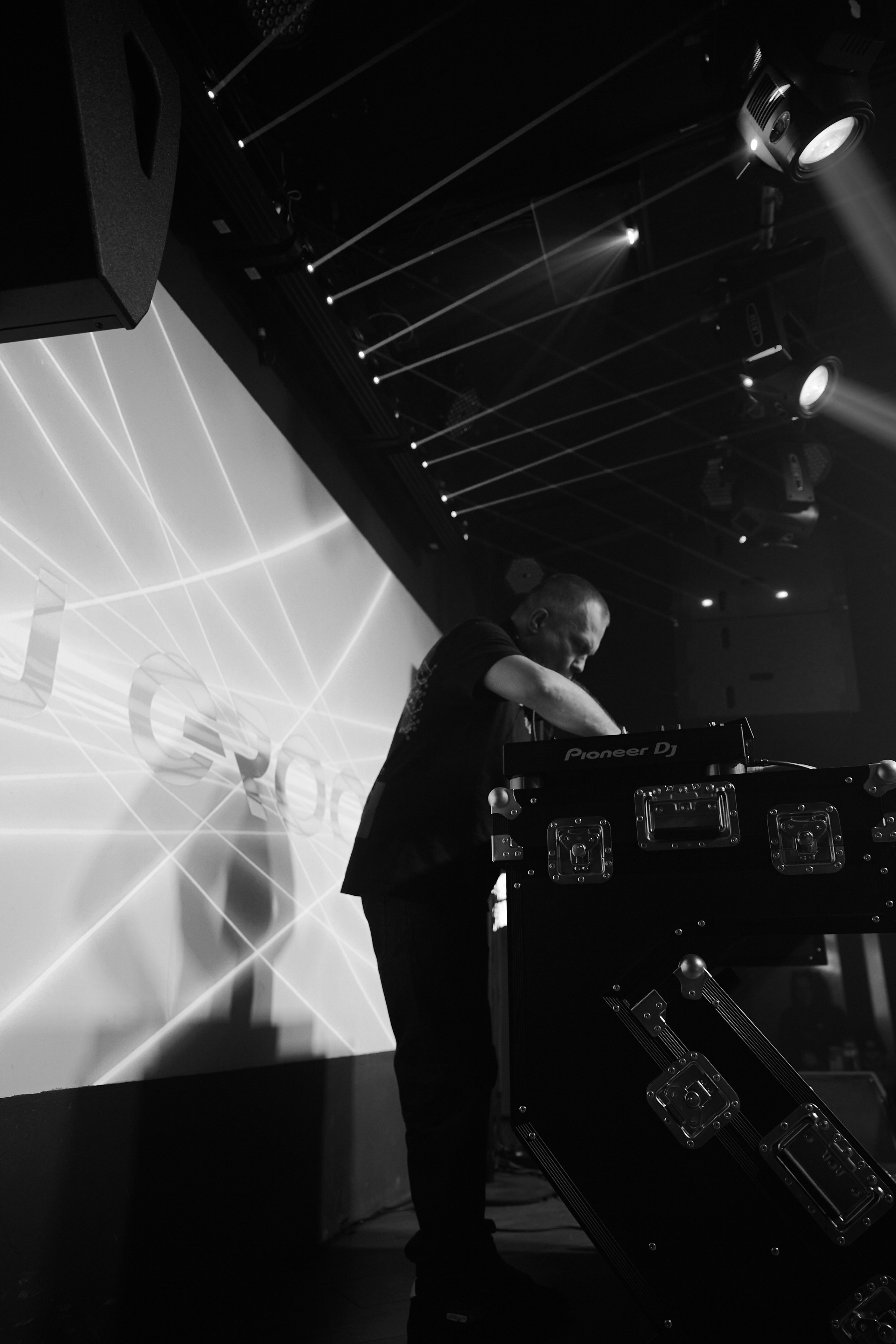 Выступление DJ GROOVE в Тюмени. Bullwarbar. Фотограф Денис Лесковский (Тюмень)