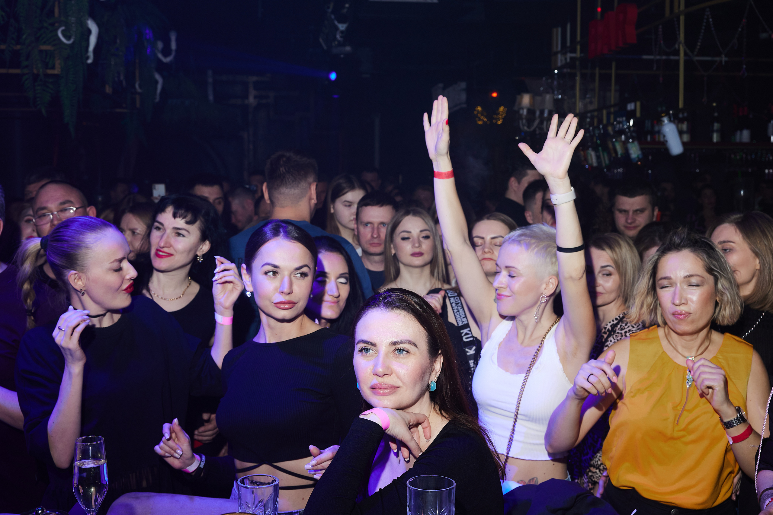 Выступление DJ GROOVE в Тюмени. Bullwarbar. Фотограф Денис Лесковский (Тюмень)