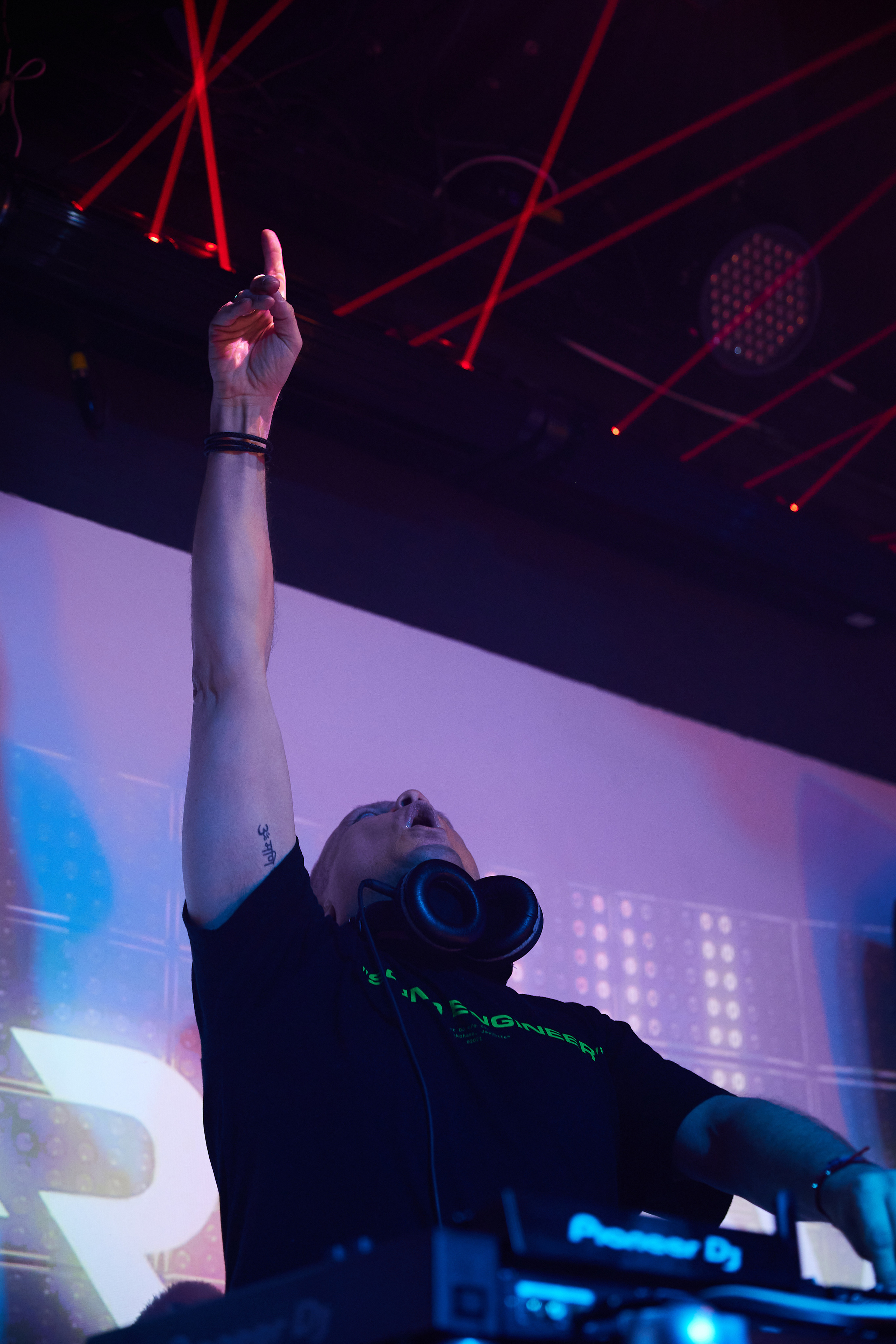 Выступление DJ GROOVE в Тюмени. Bullwarbar. Фотограф Денис Лесковский (Тюмень)