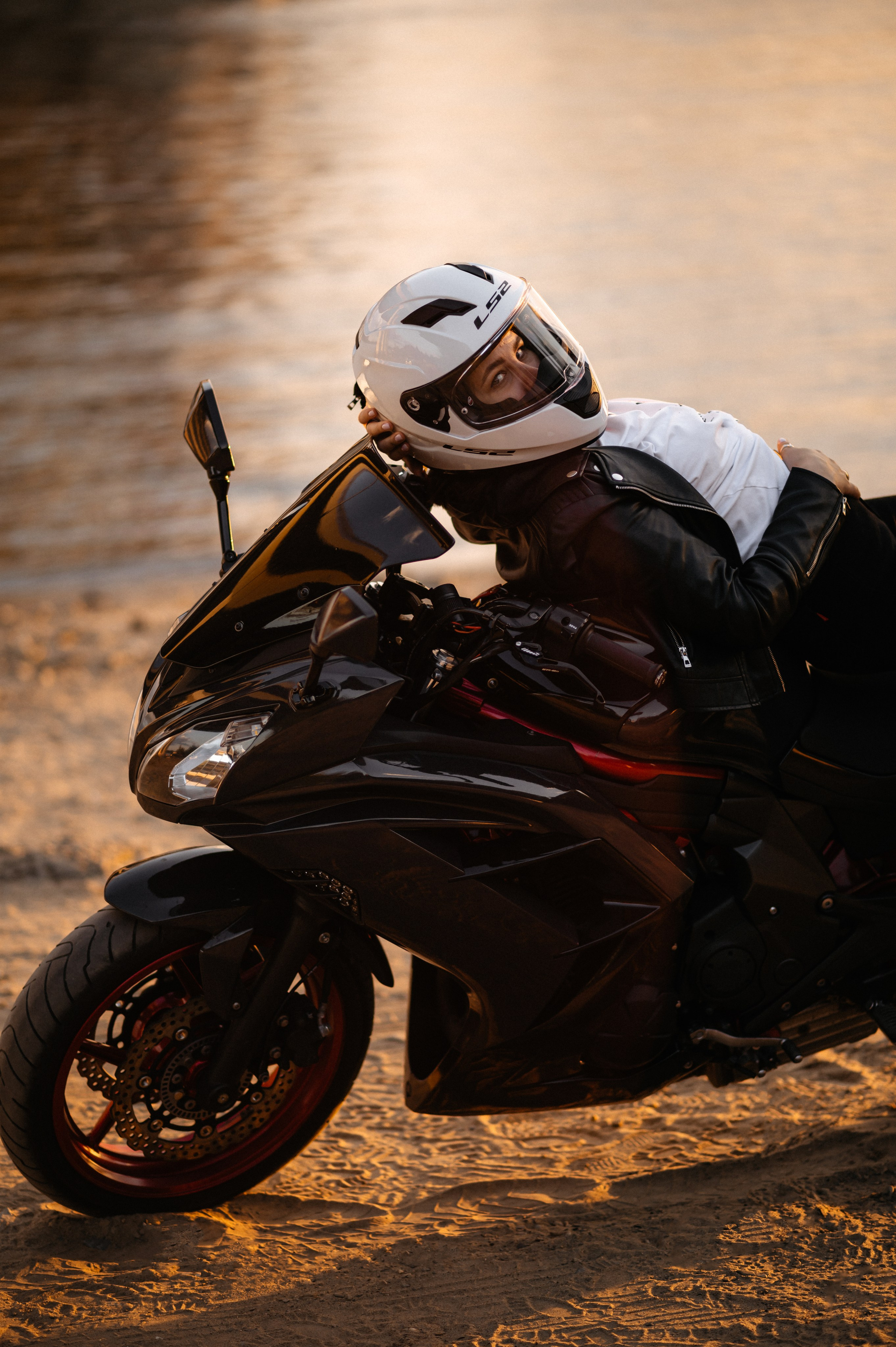 С мотоциклом. Главная