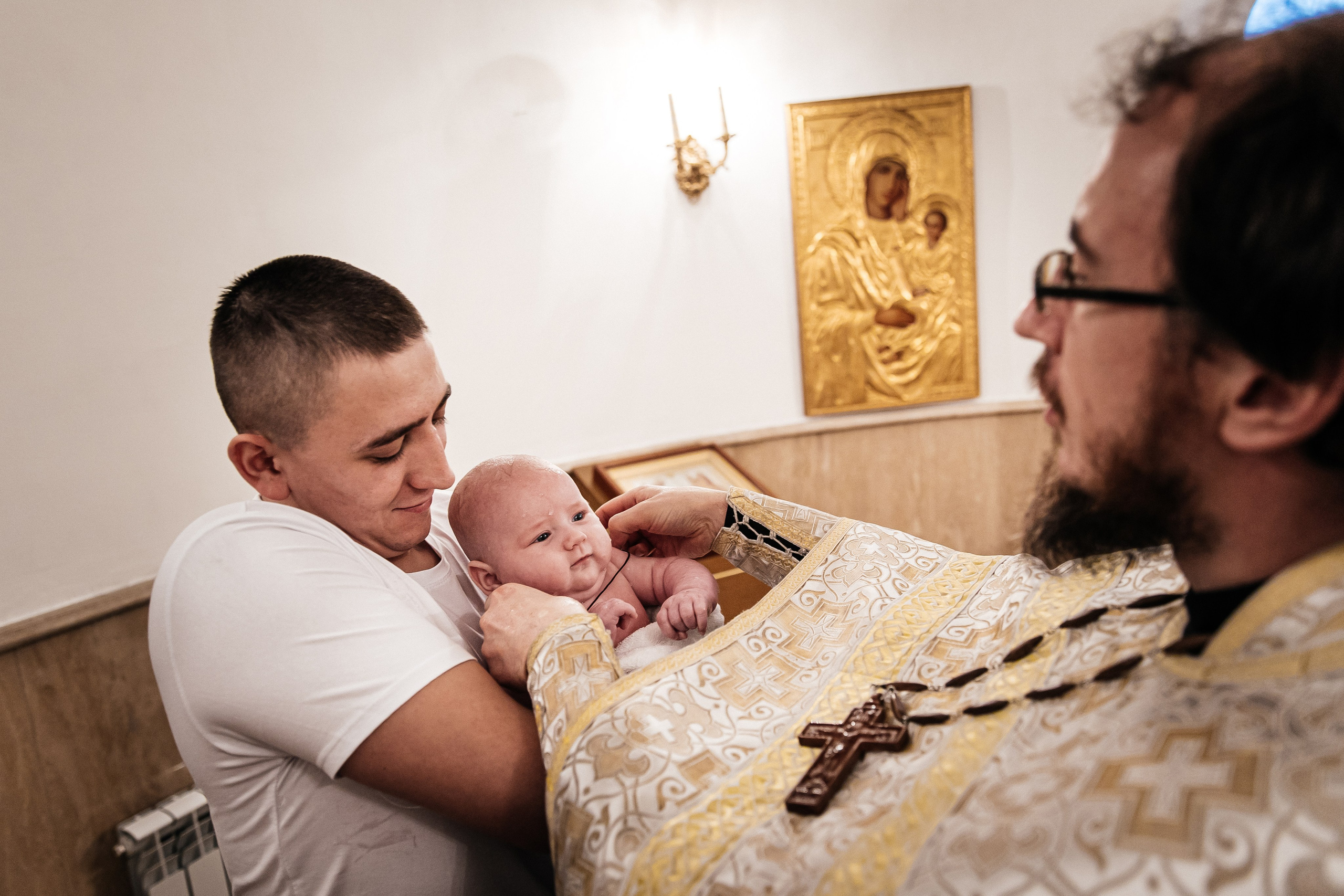 Таинство крещения Савелия. Александра, репортажный и событийный фотограф