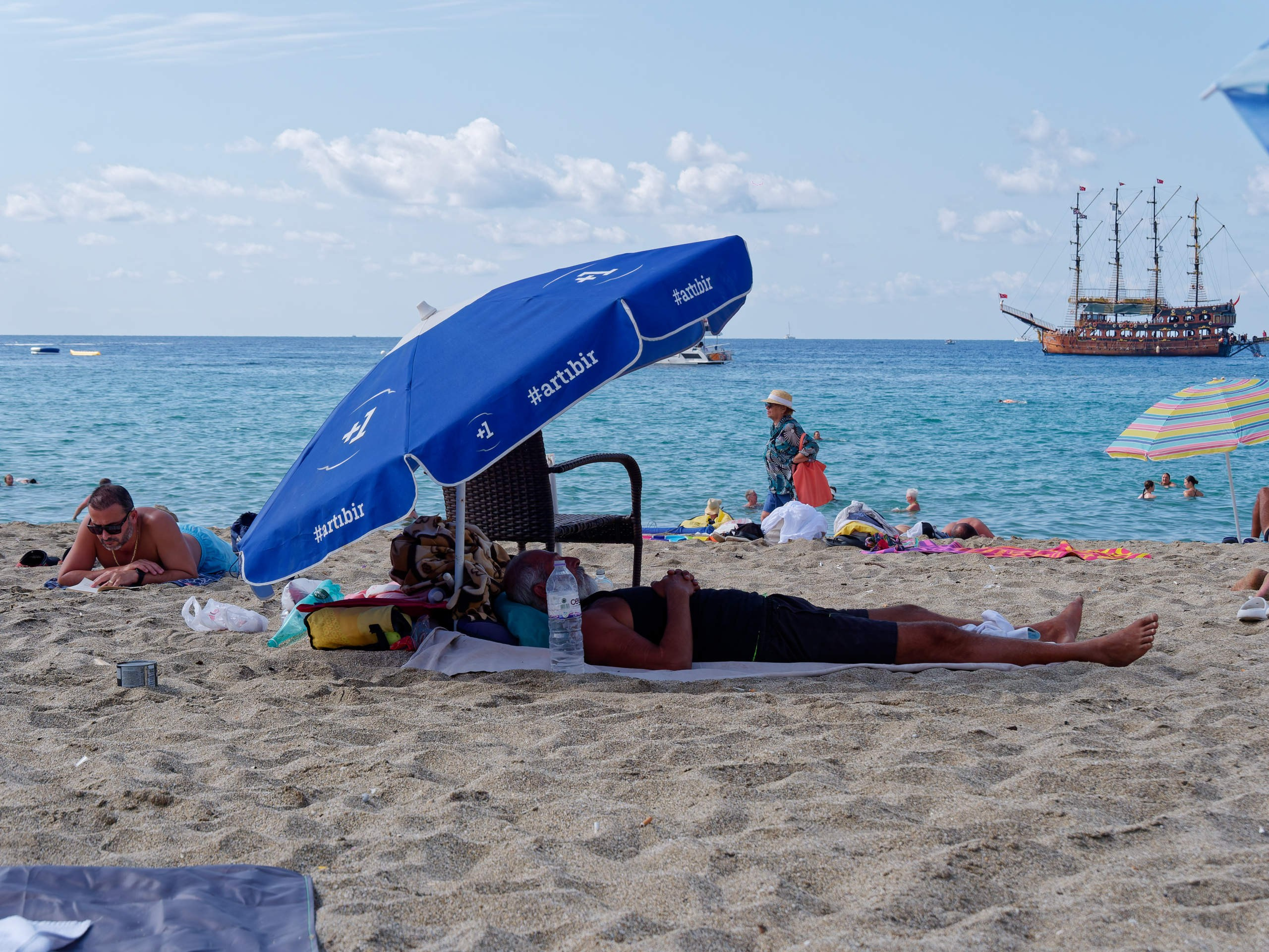 Алания 2025, город, стрит-фото. Избранные фотографии