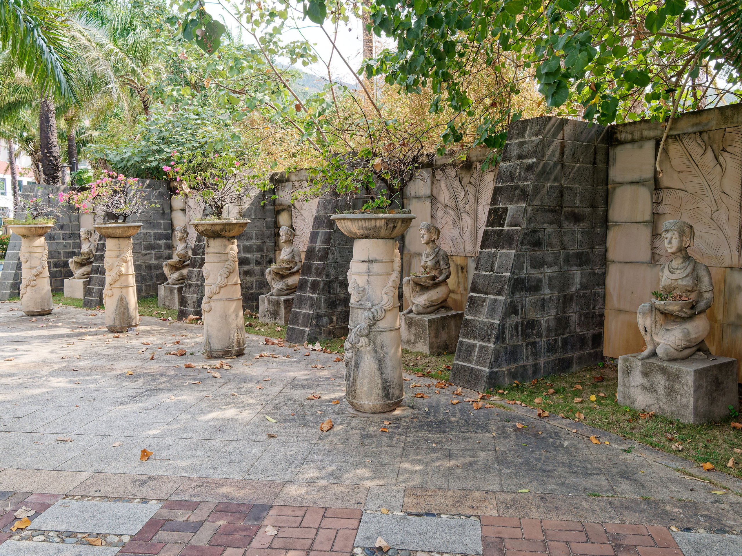 Хайнань 2026, улицы Ялунвань и Саньи. Фотопрогулки по Миру