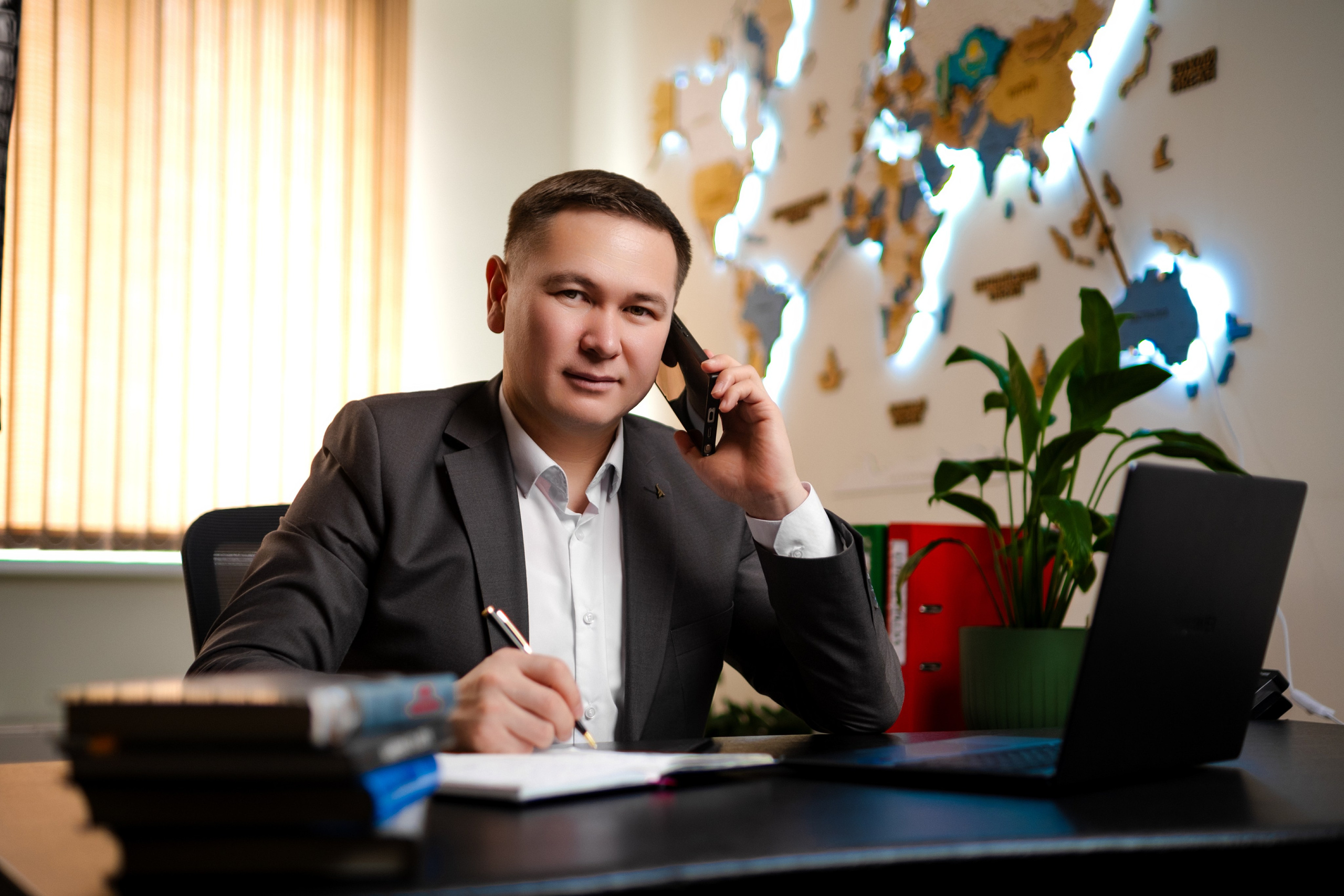 Портреты. Портреты и репортажные съемки с душой: ваш уникальный момент в объективе Руфата, профессионального фотографа Алматы