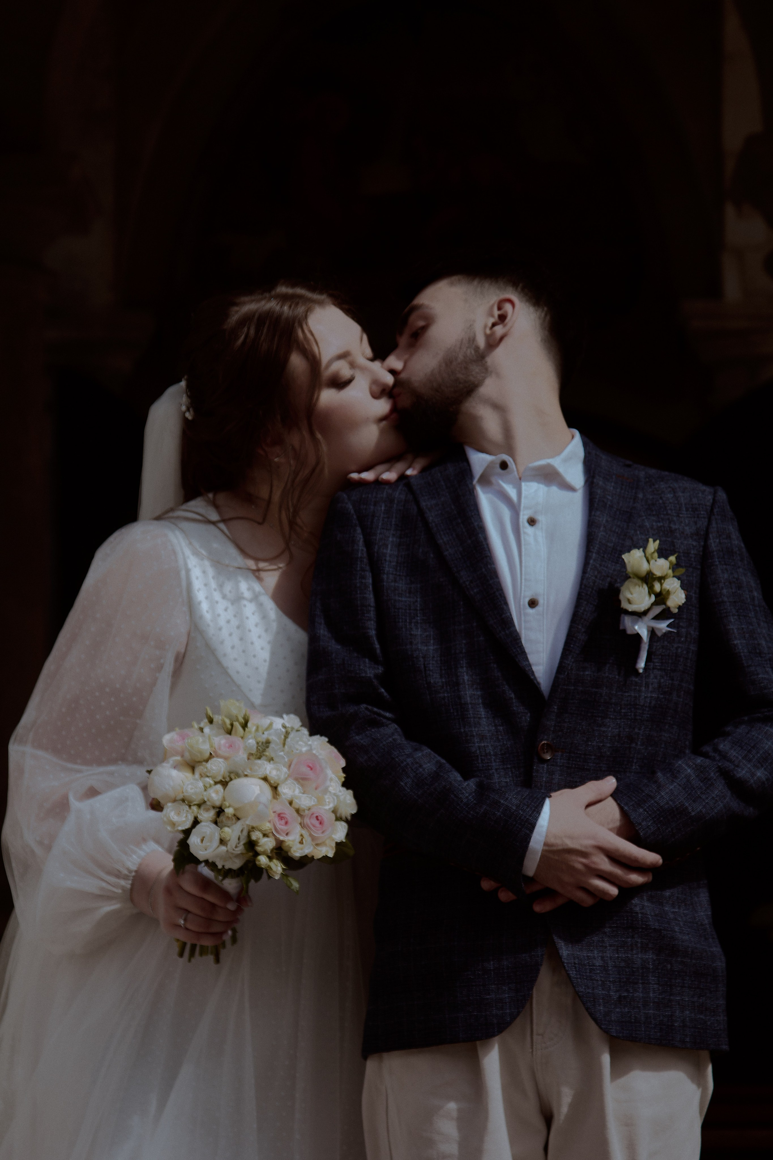 Виктория и Даниэль. Владимирский храм. Фотограф лавстори Москва/МО Приятелева Ангелина