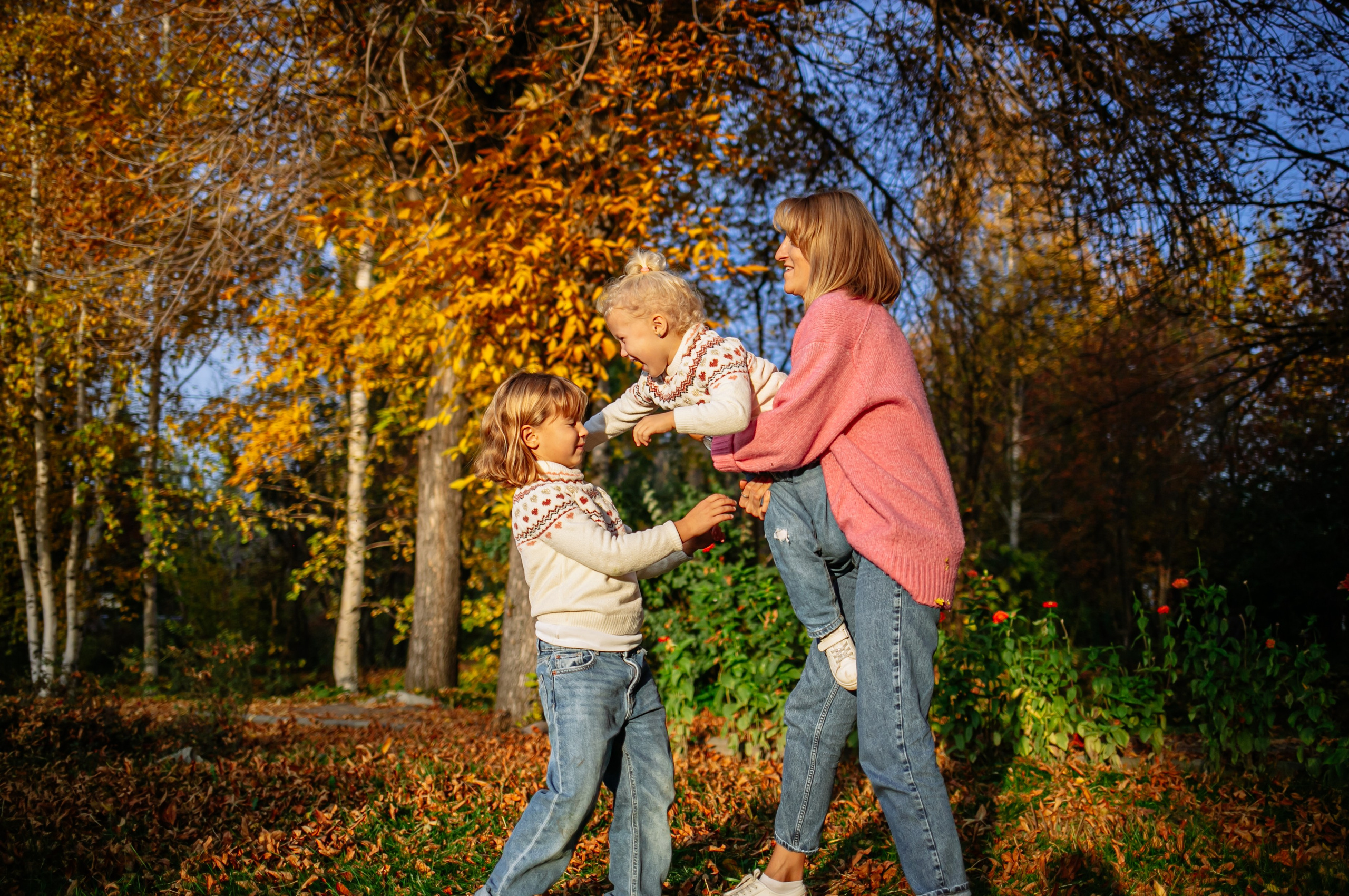 Юля, Анюта, Есения