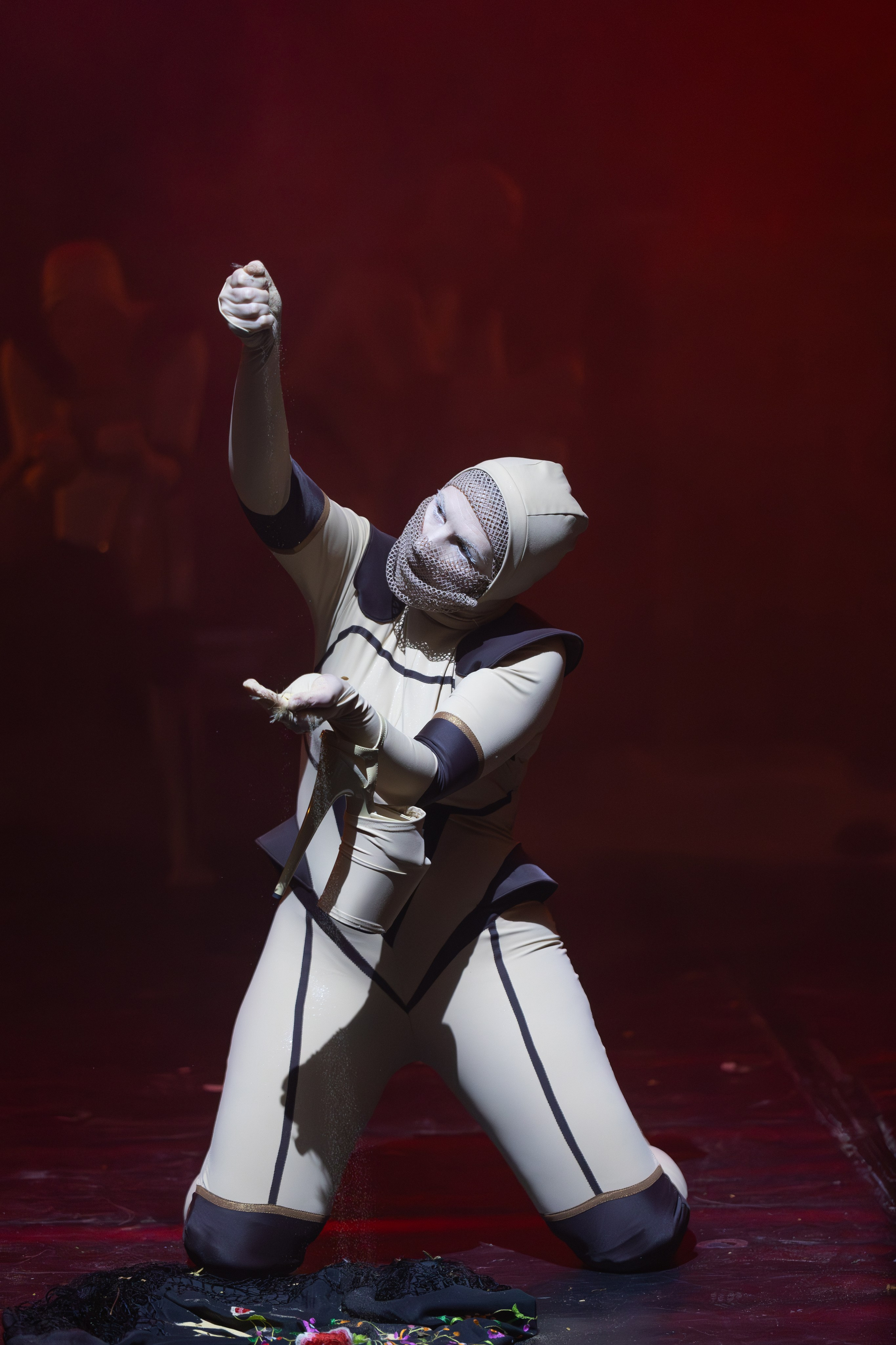 Постановка «Иные» 2025. Предметный и репортажный фотограф в Санкт-Петербурге Александр Е