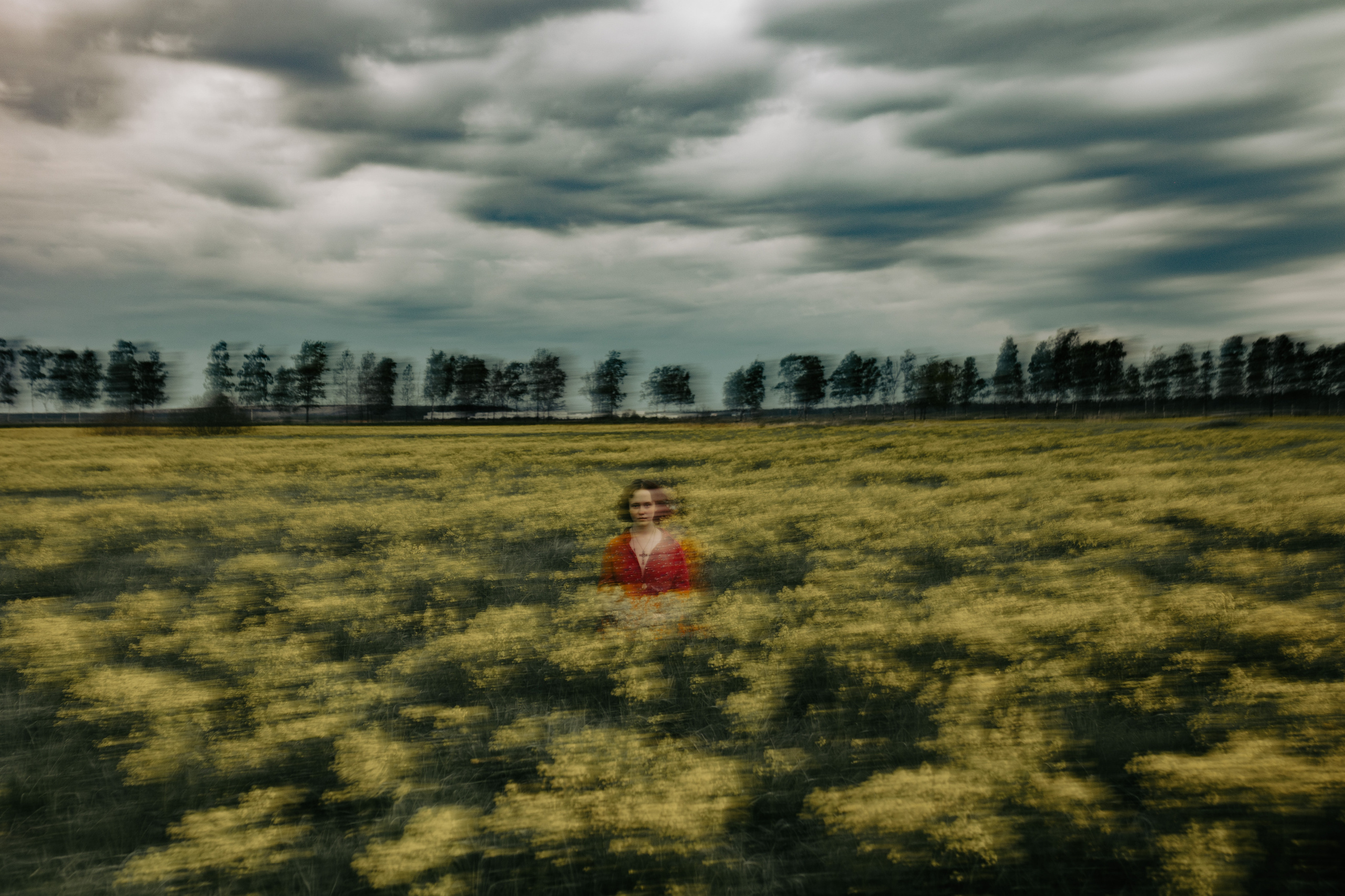 Beyond the line (colour). Metelevphoto