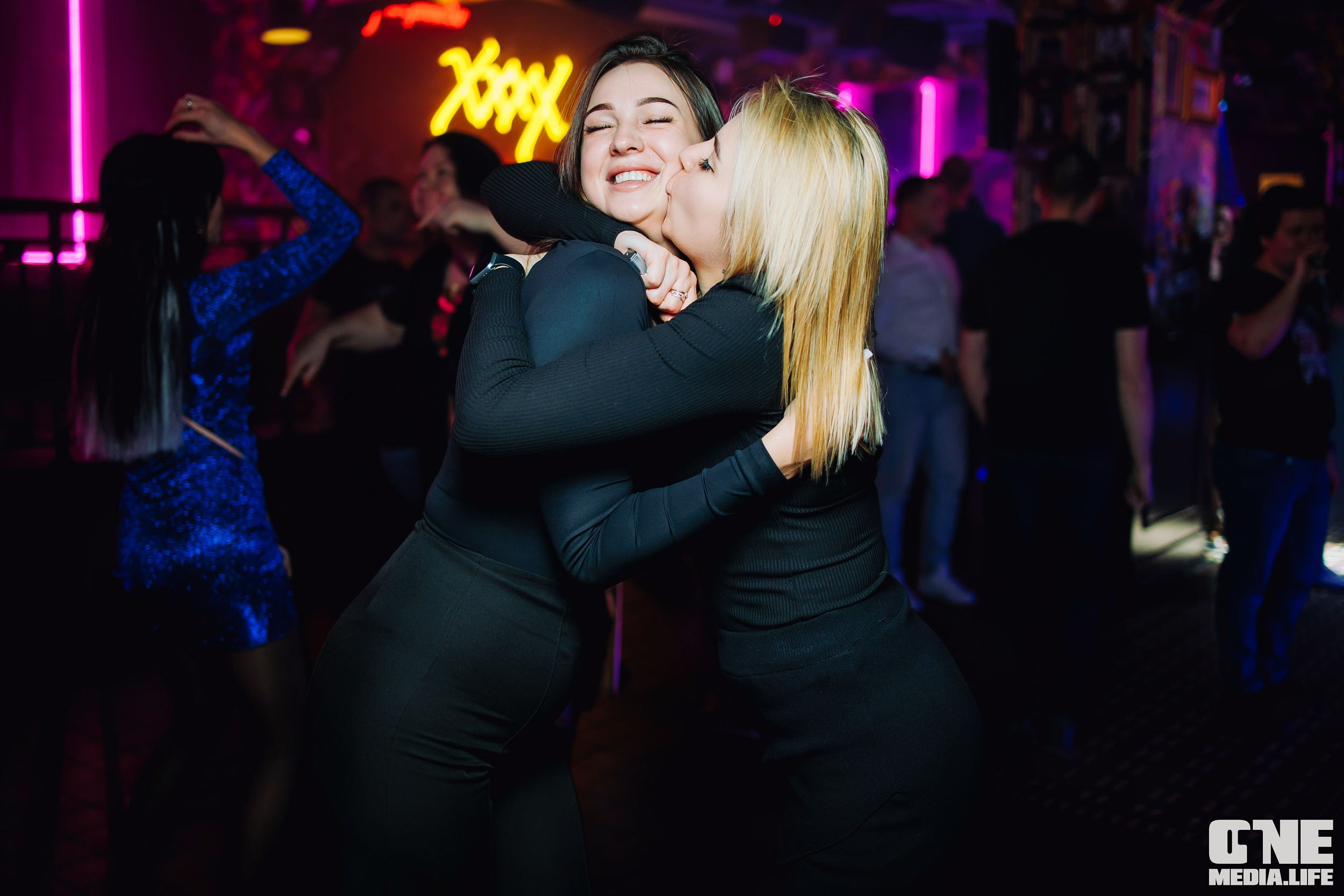 Фоторепортаж из бара XxxX. One Media Life: фоторепортажи, фотоотчеты с мероприятий и заведений