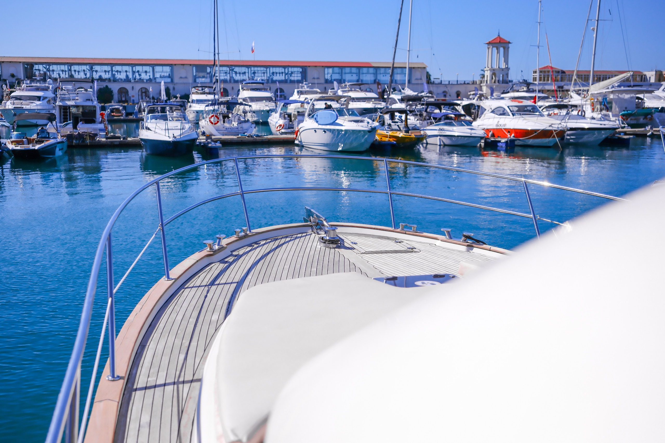 Яхта Стар Аренда Яхты в Сочи Яхтанаморе YACHTNAMORE YACHTANAMORE