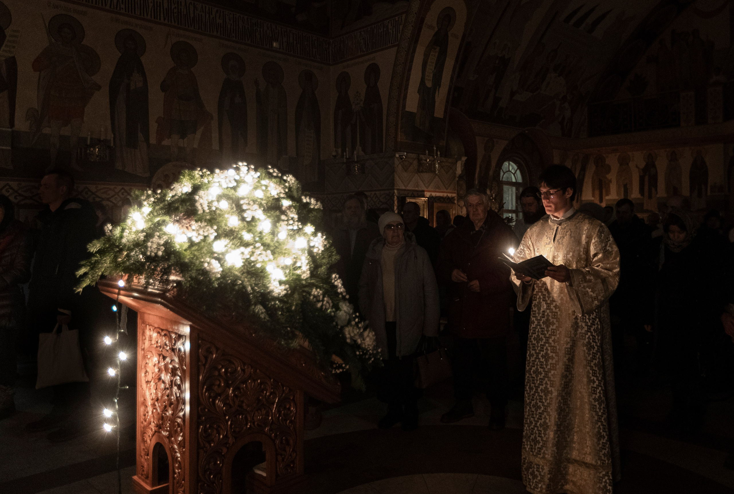 Рождество в храме Св. Вмч. Димитрия Солунского. Интерьерный фотограф в Москве Роман Потапов