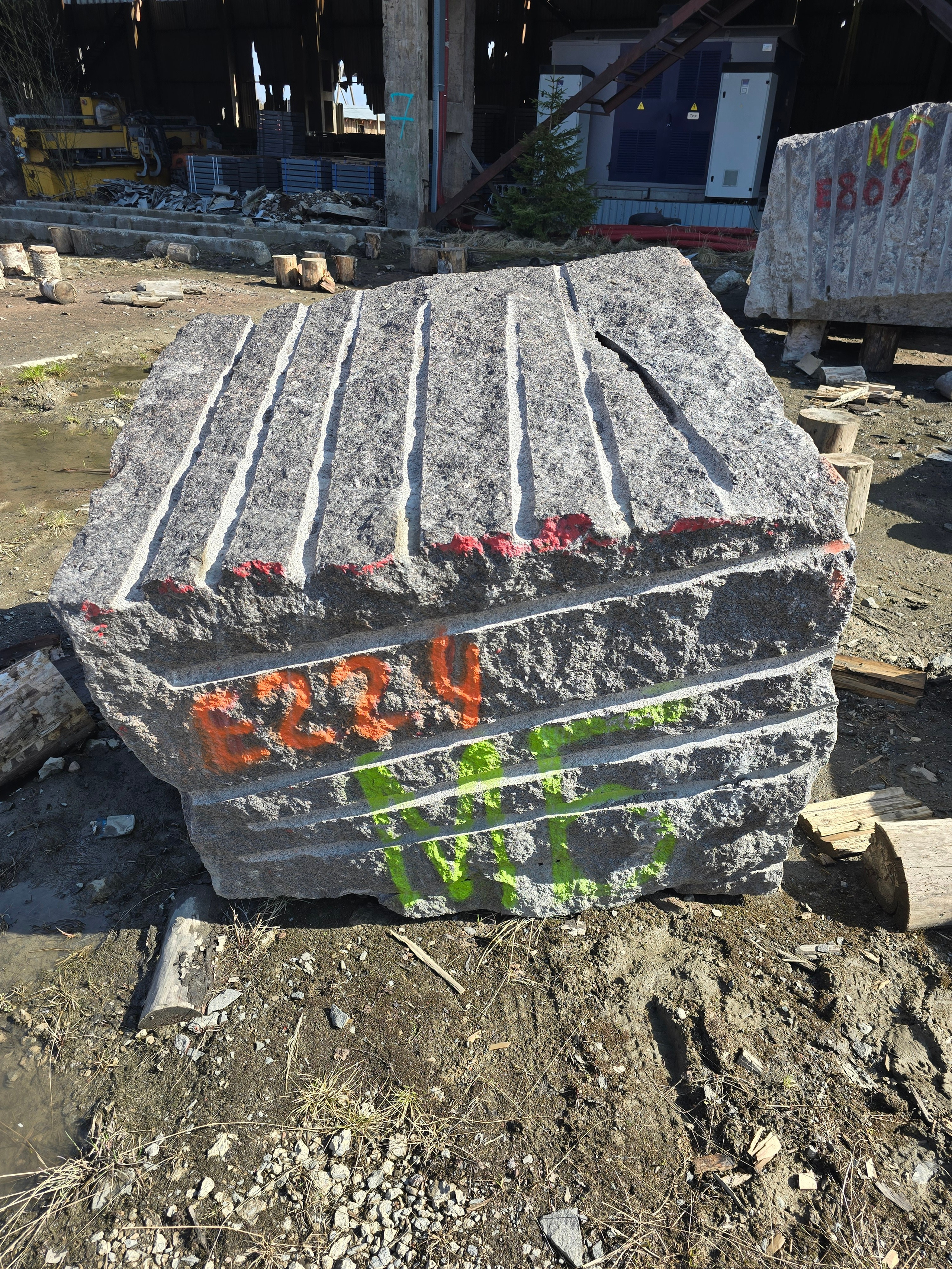 Петрозаводск. МБ Байковы. Гранит и камень из сердца Карелии