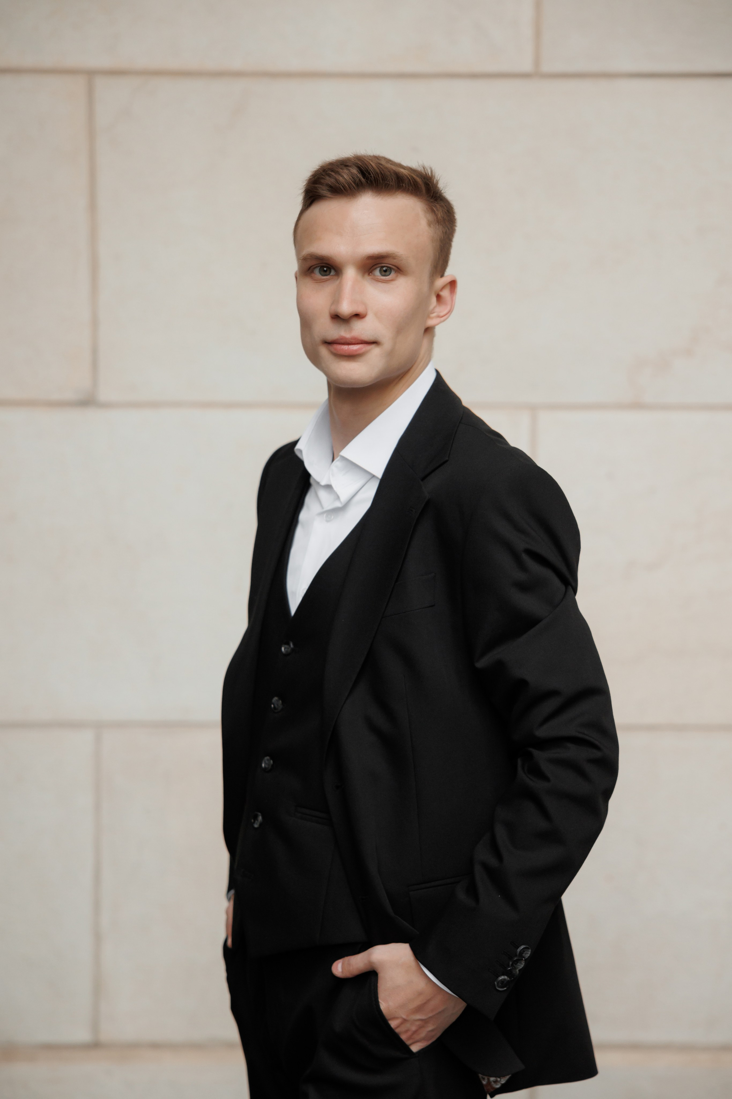 Фотосессия у Пушкинского музей. Свадебный и репортажный фотограф (Москва, Королев и другие)