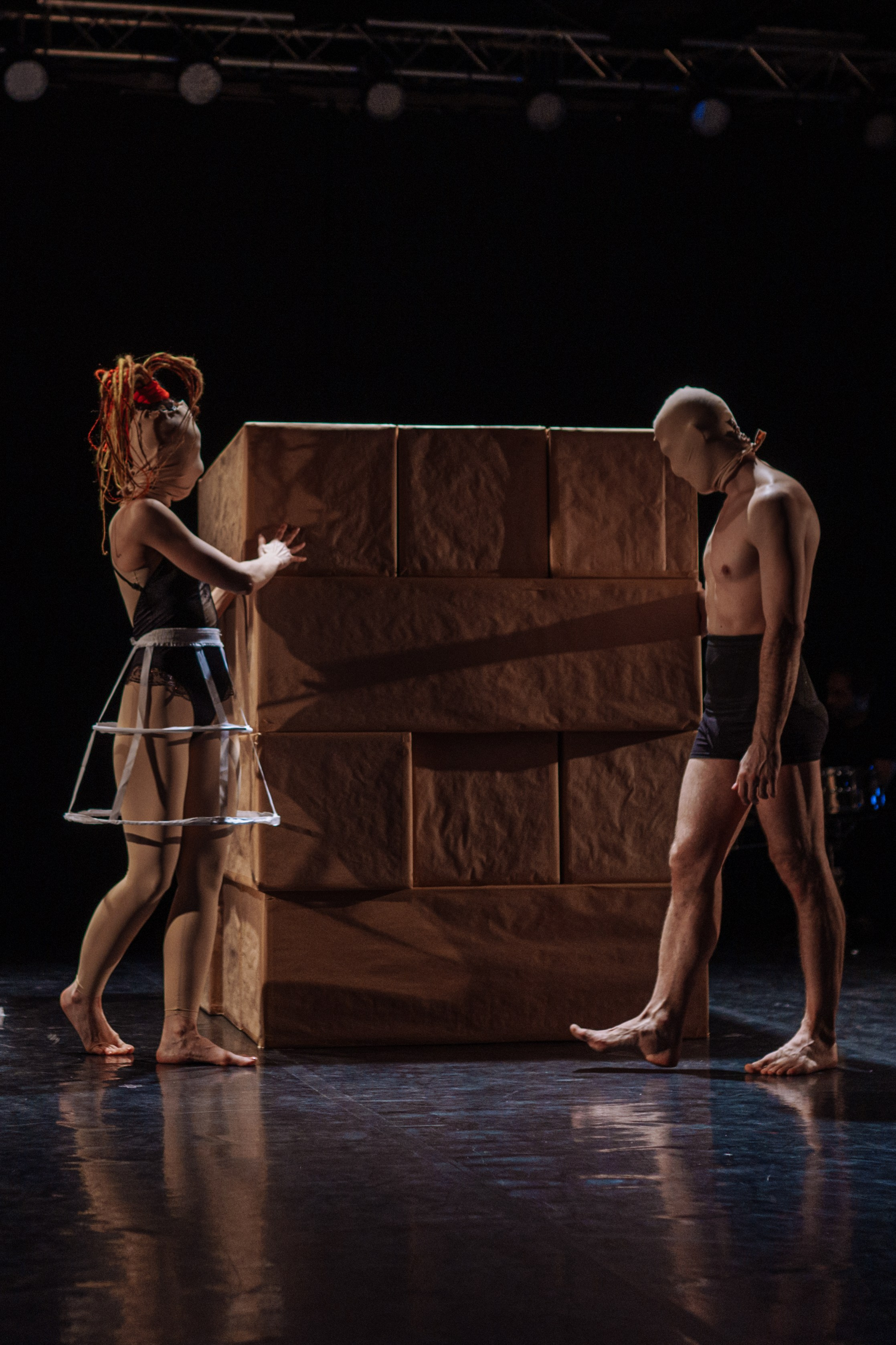 Нити «Игры разума». Фотограф Нинель Гюрсой, г. Москва