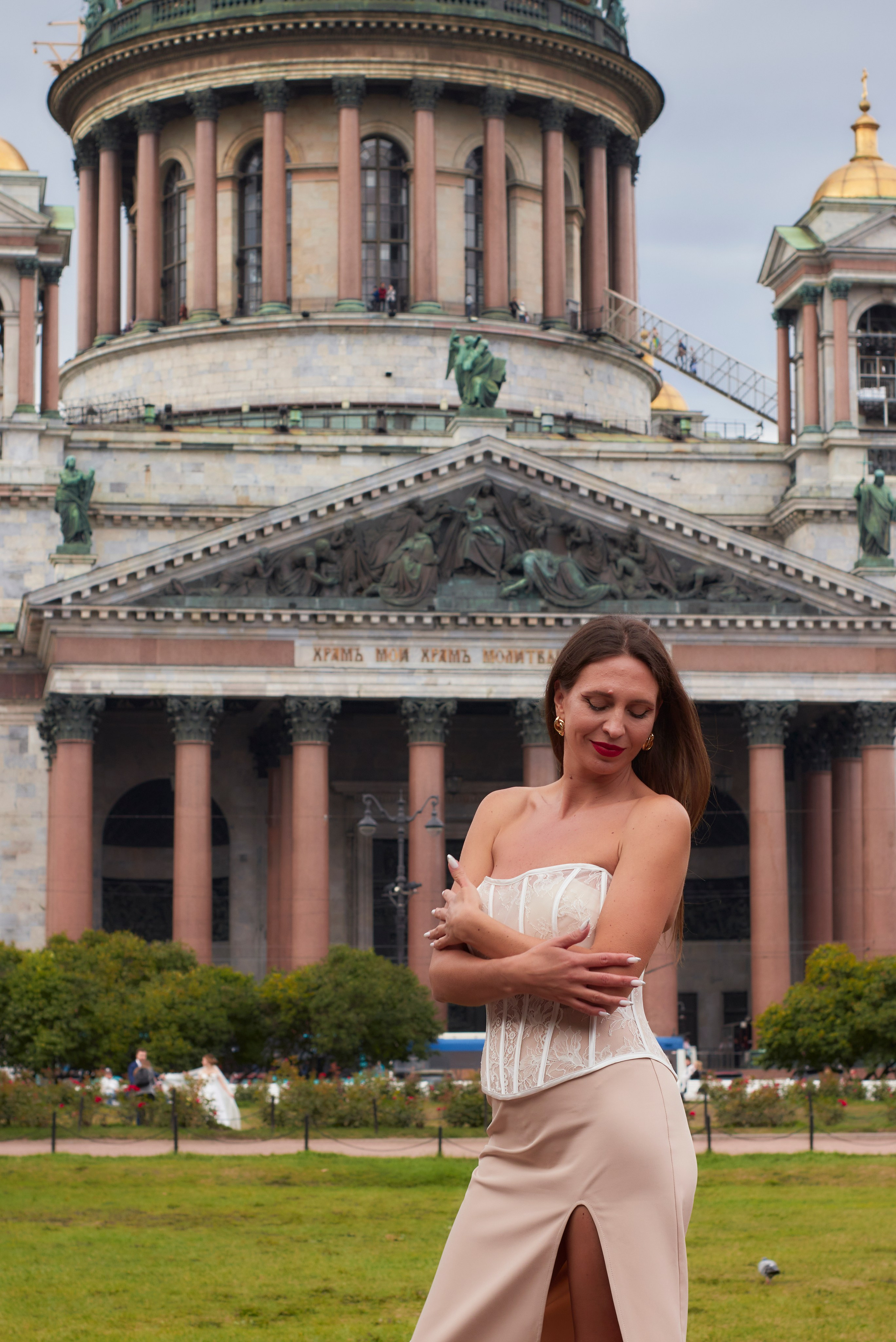 У Исаакиевского собора. Фотограф в Санкт-Петербурге Анна Anetprophoto (женские, семейные, лавстори и контент-съемки)
